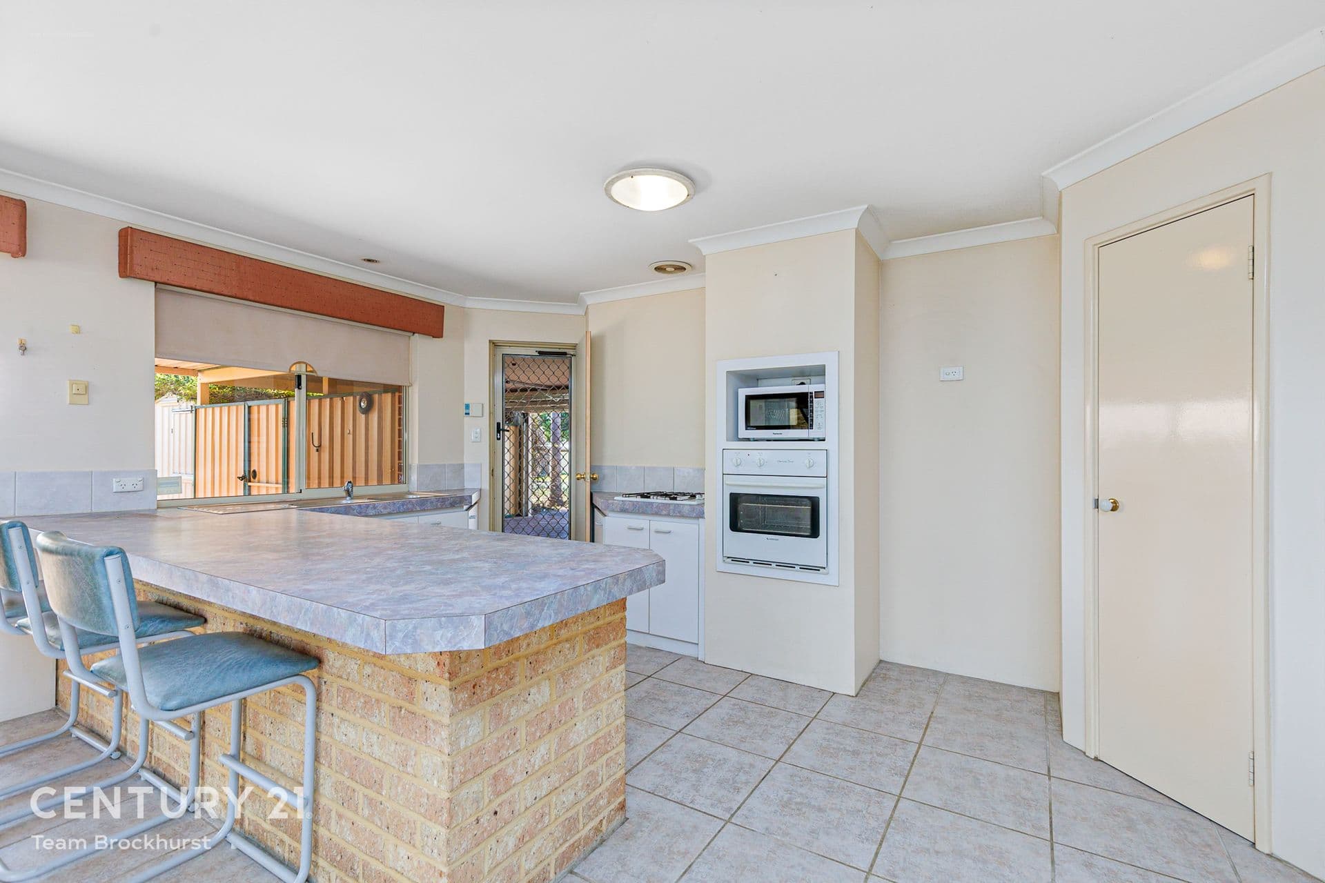 7/10 Warton Rd, Huntingdale, WA, 6110, Thornlie - Thumbnail 2