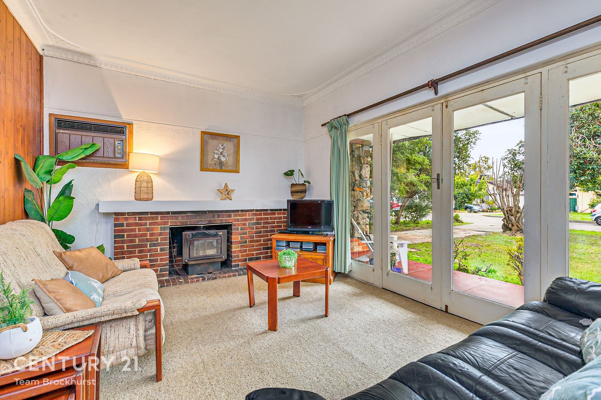 16 Range View Way, Thornlie, WA, 6108, Thornlie - Thumbnail 2