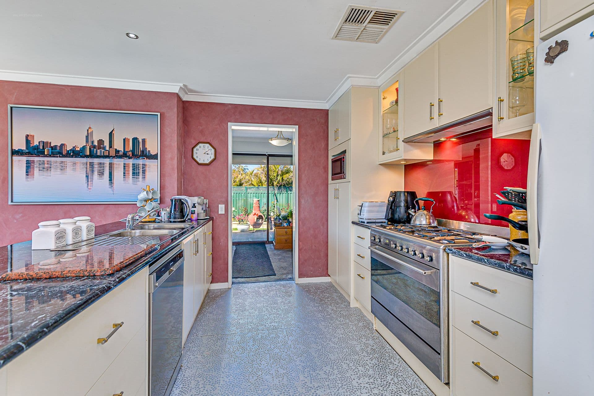 12 Kelvedon Way, Huntingdale, WA, 6110, Huntingdale - Thumbnail 2