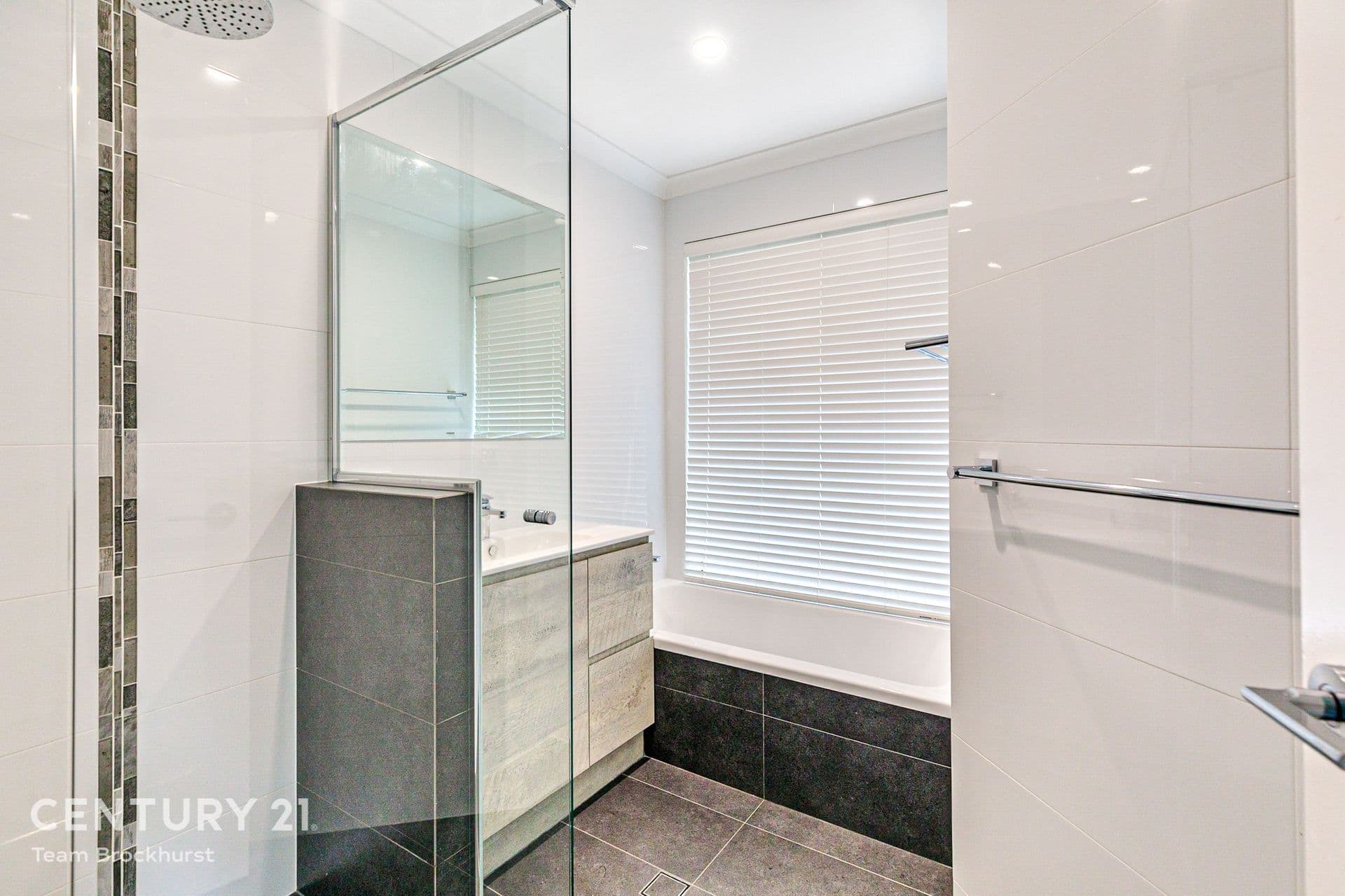 7/10 Warton Rd, Huntingdale, WA, 6110, Gosnells - Thumbnail 2