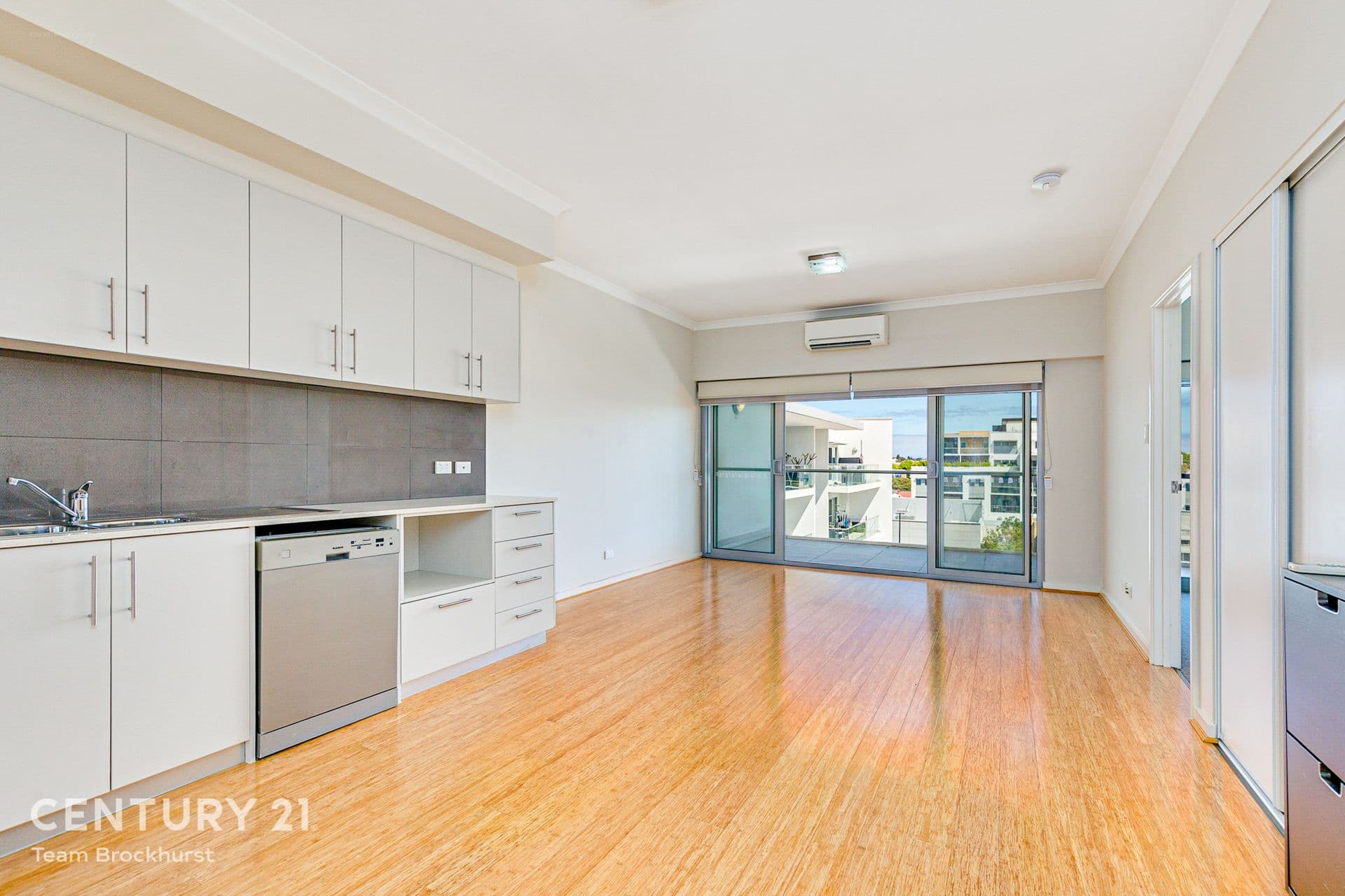 63/177 Stirling Street, Perth, WA, 6000, Perth - Thumbnail 5