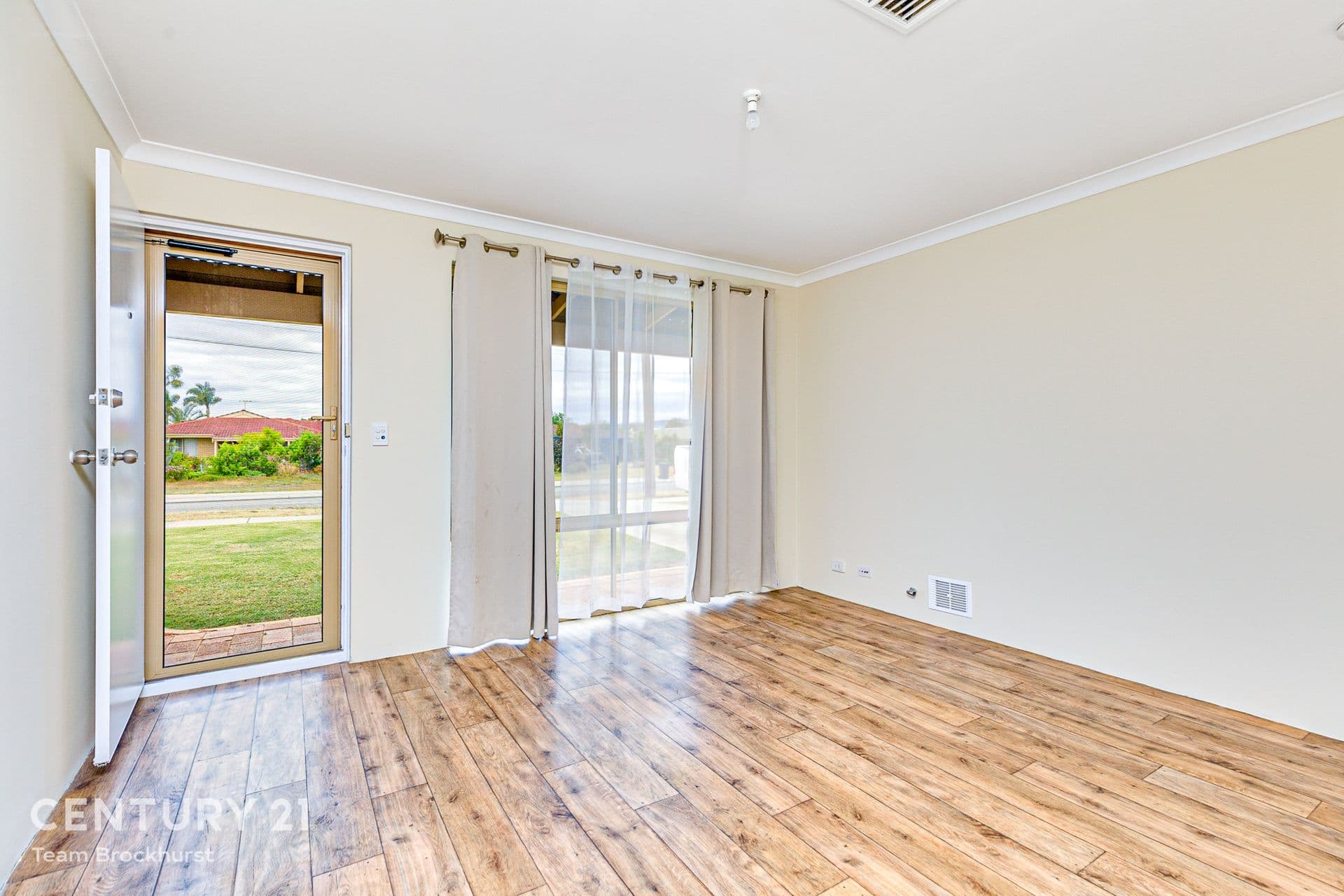 107 Huntingdale Road, Huntingdale, WA, 6110, Huntingdale - Thumbnail 5