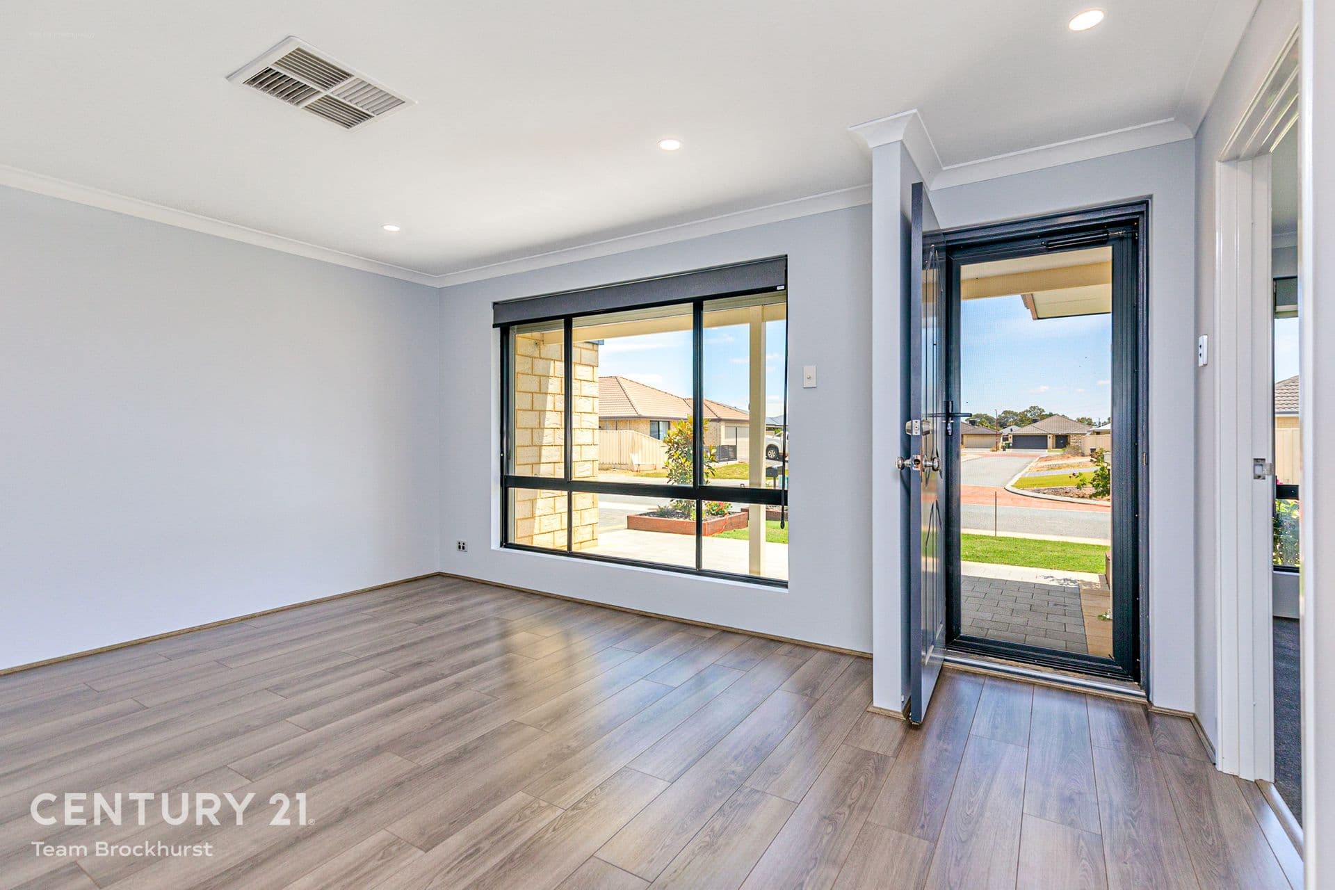 15 Walpole Way, Gosnells, WA, 6110, Gosnells - Thumbnail 5
