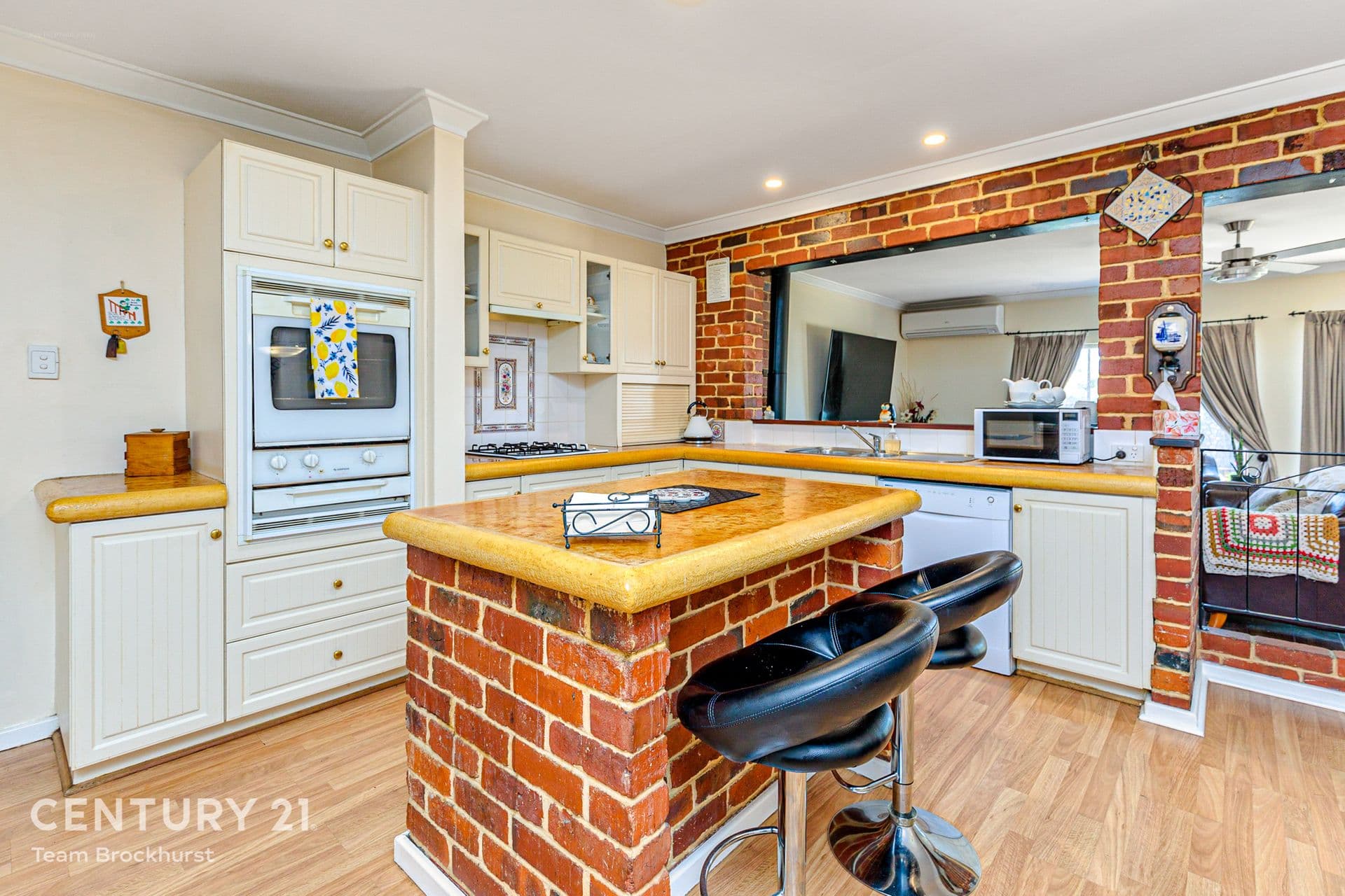 7/10 Warton Rd, Huntingdale, WA, 6110, Huntingdale - Thumbnail 2