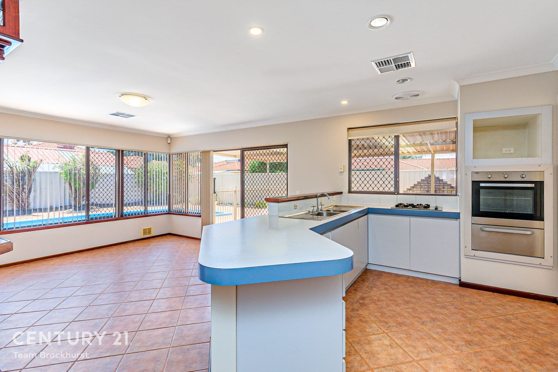 7/10 Warton Rd, Huntingdale, WA, 6110, Thornlie - Thumbnail 3