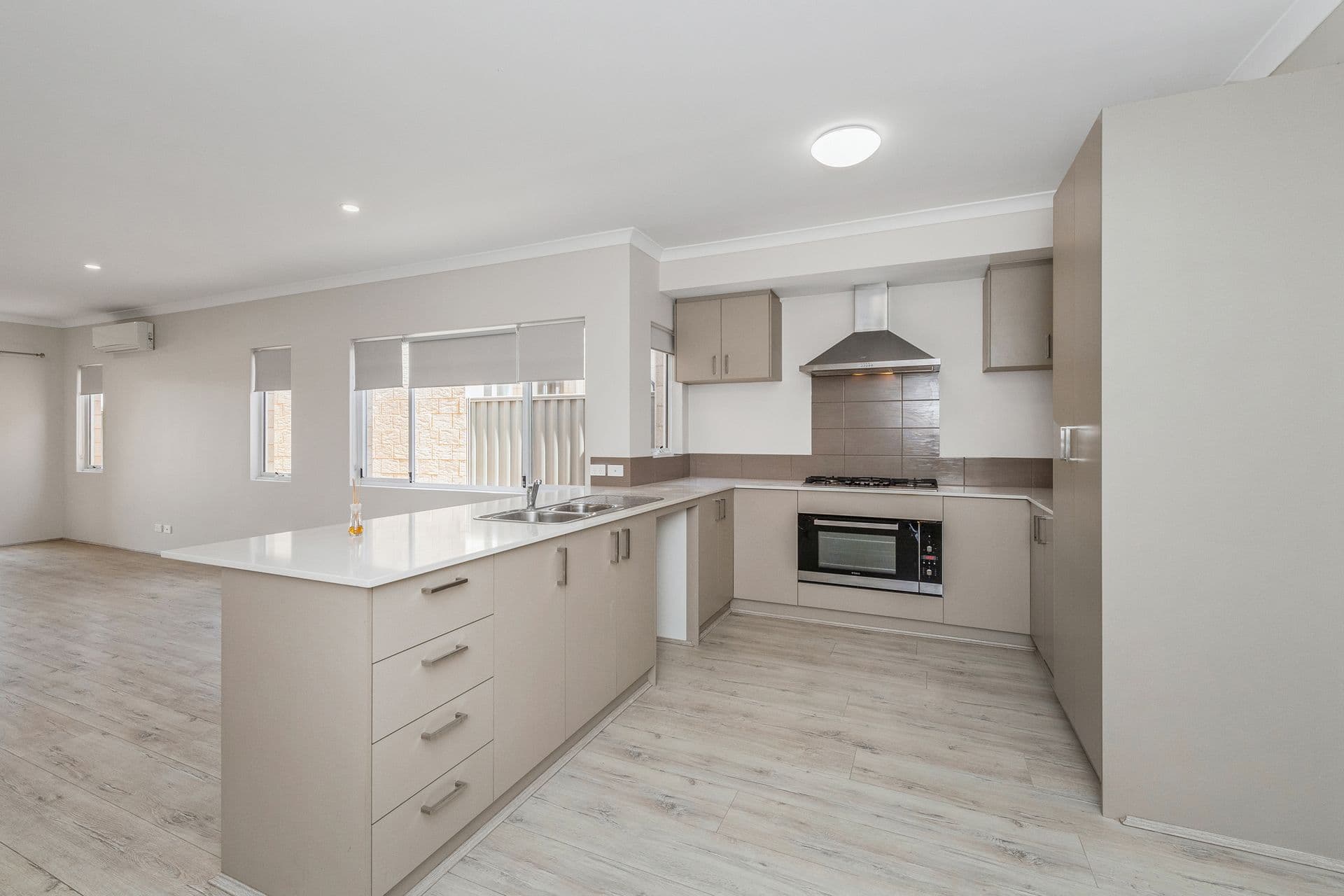 7/10 Warton Rd, Huntingdale, WA, 6110, South Yunderup - Thumbnail 3