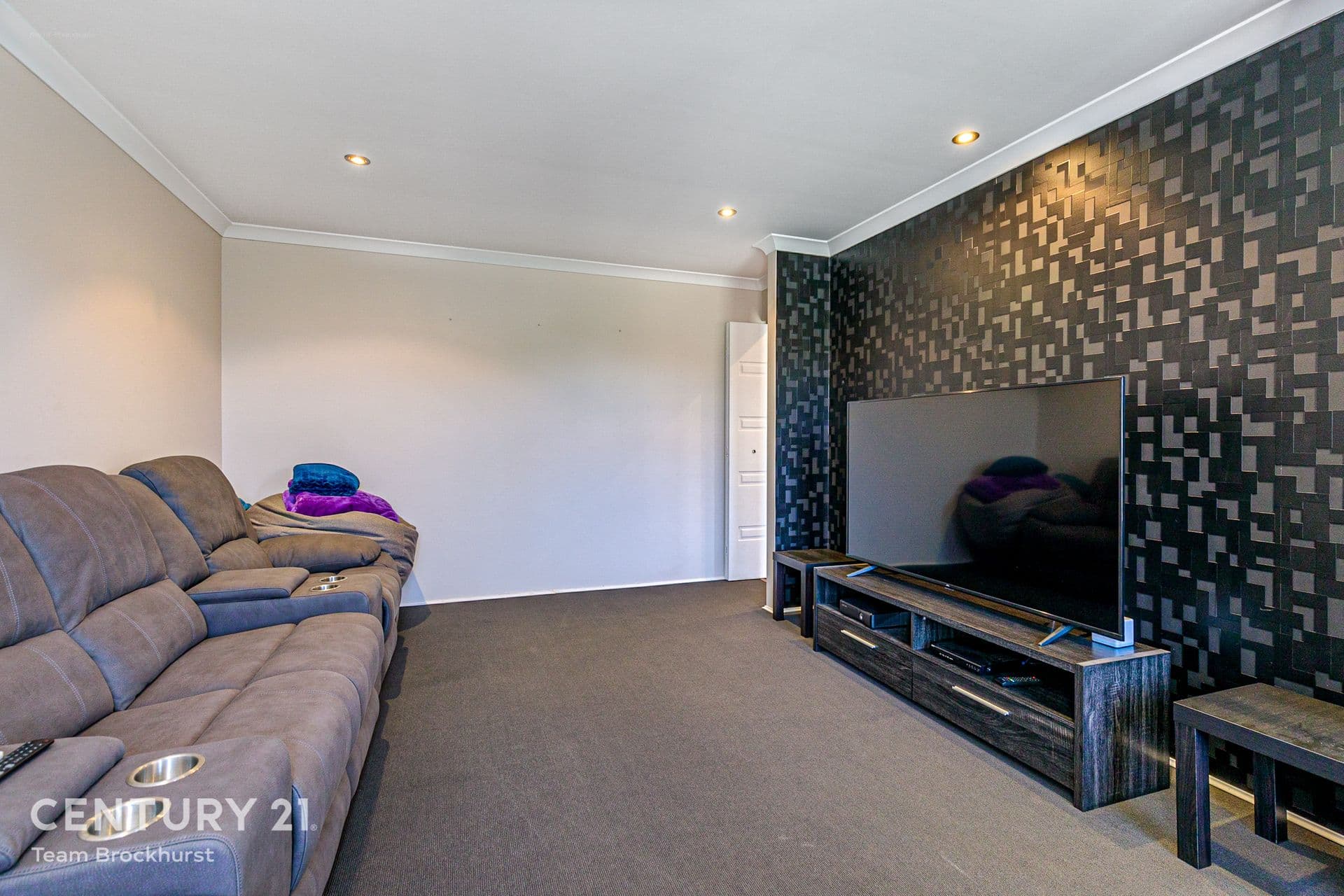 7/10 Warton Rd, Huntingdale, WA, 6110, Southern River - Thumbnail 3