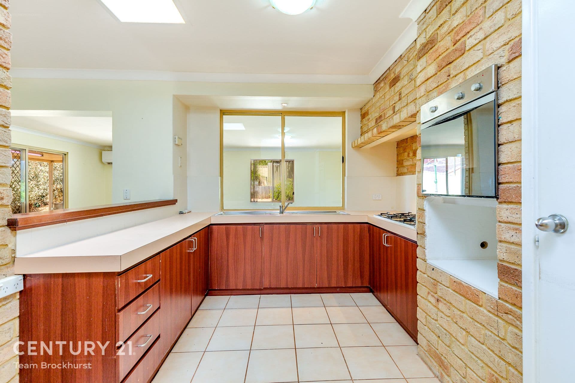 7/10 Warton Rd, Huntingdale, WA, 6110, Mount Nasura - Thumbnail 2