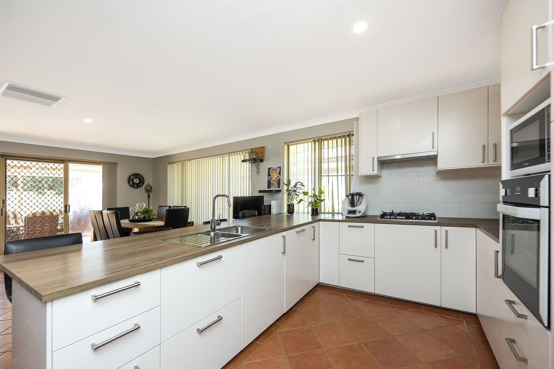 7/10 Warton Rd, Huntingdale, WA, 6110, High Wycombe - Thumbnail 3