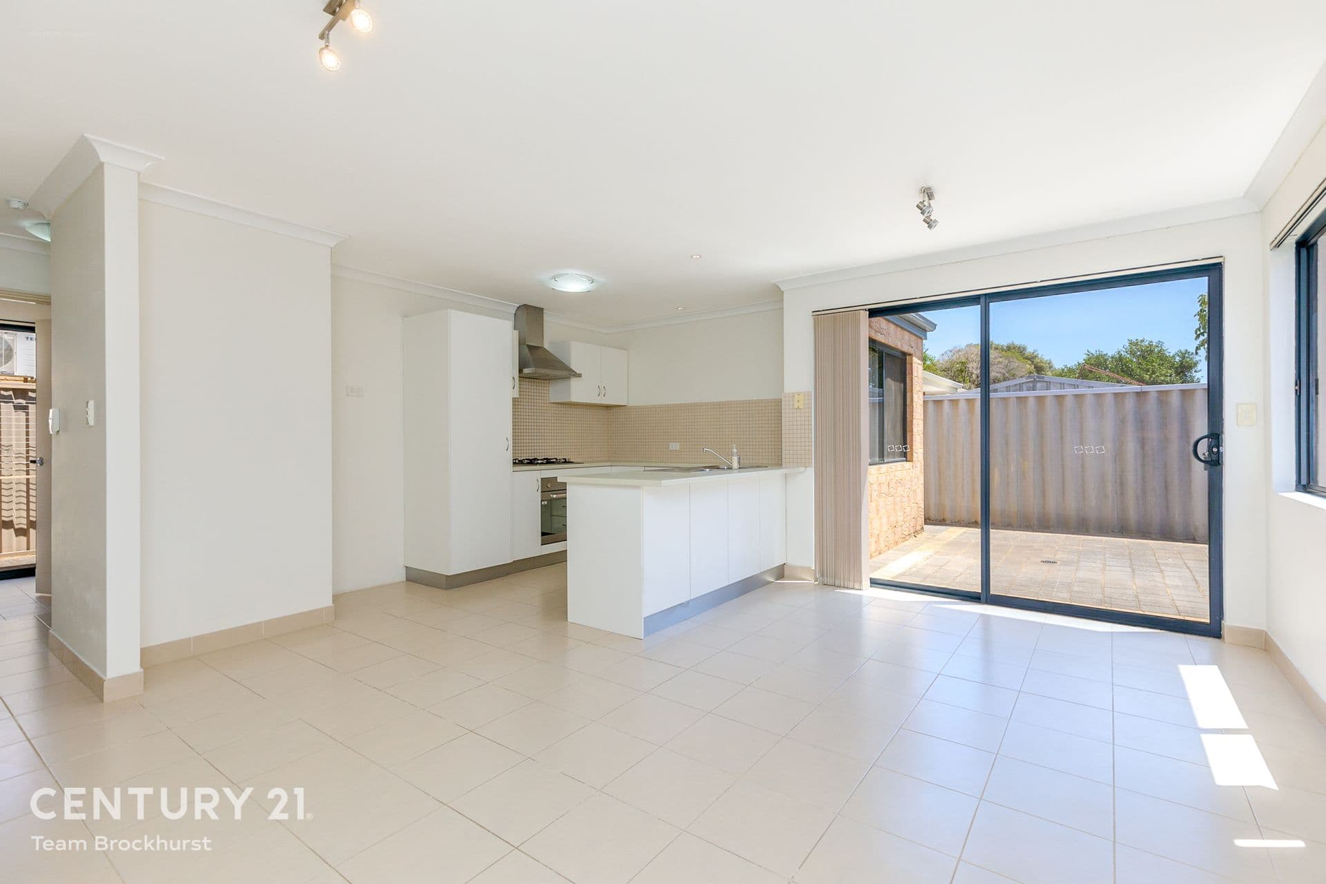 6/31 Marriot Street, Cannington, WA, 6107, Cannington - Thumbnail 3