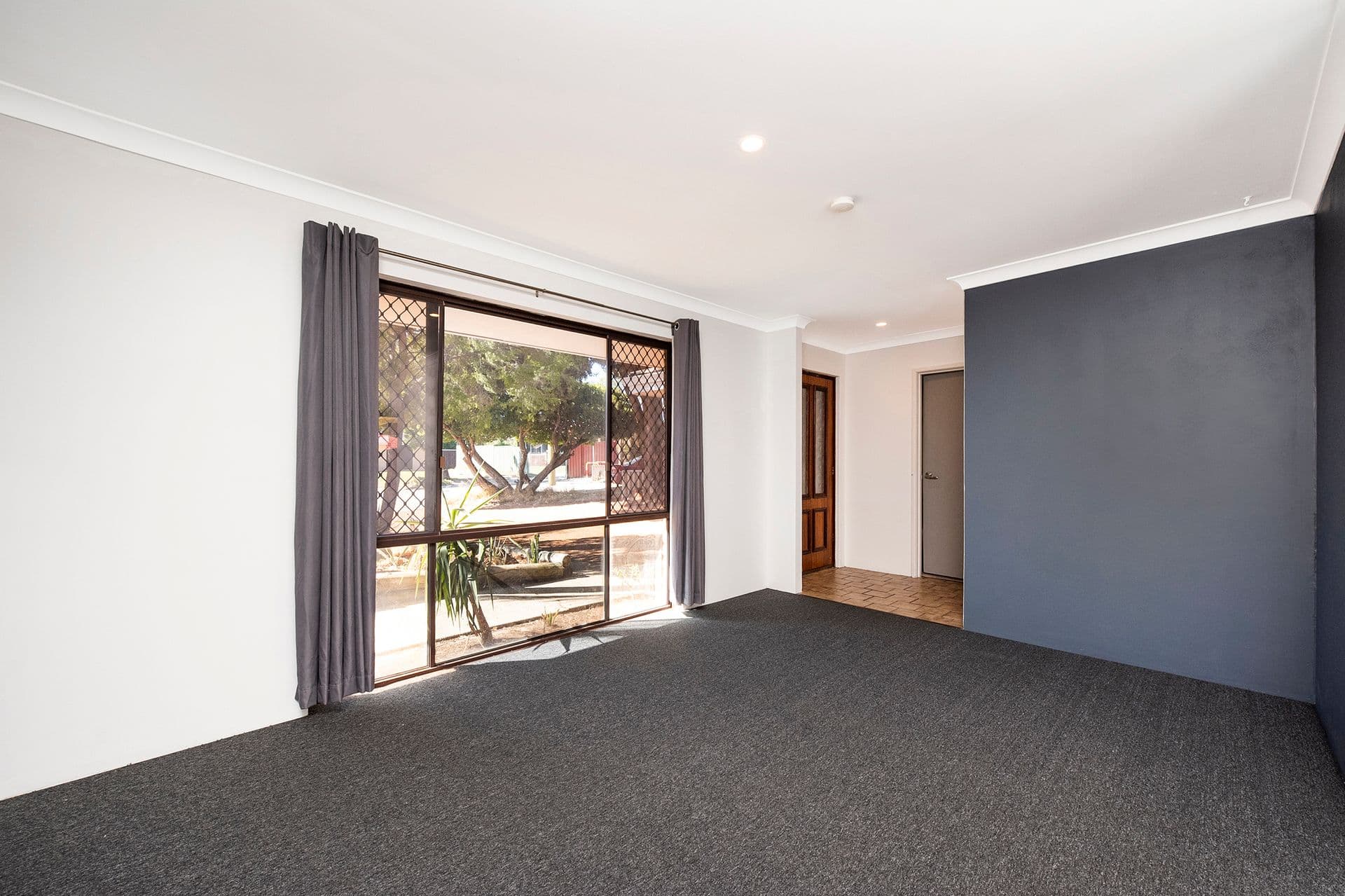 13 Boronia Close, Camillo, WA, 6111, Camillo - Thumbnail 7