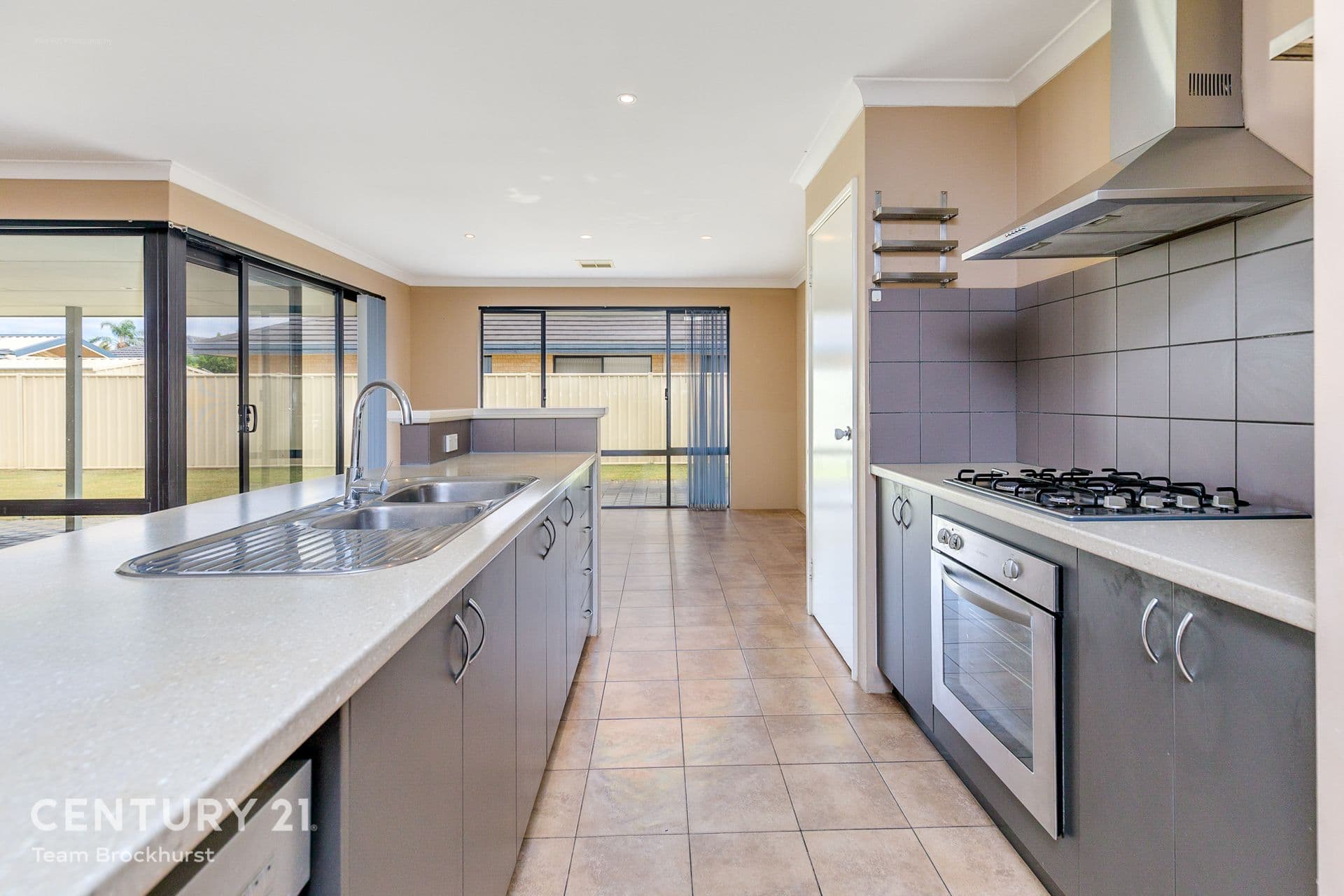 34 Limbee Glade, Huntingdale, WA, 6110, Huntingdale - Thumbnail 3