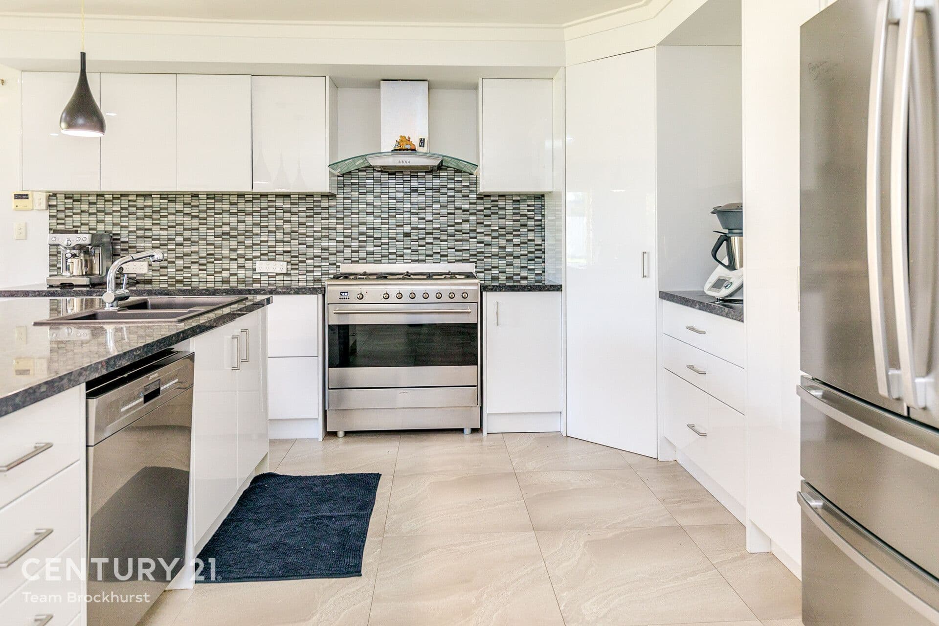 72 Balfour Street, Huntingdale, WA, 6110, Huntingdale - Thumbnail 2