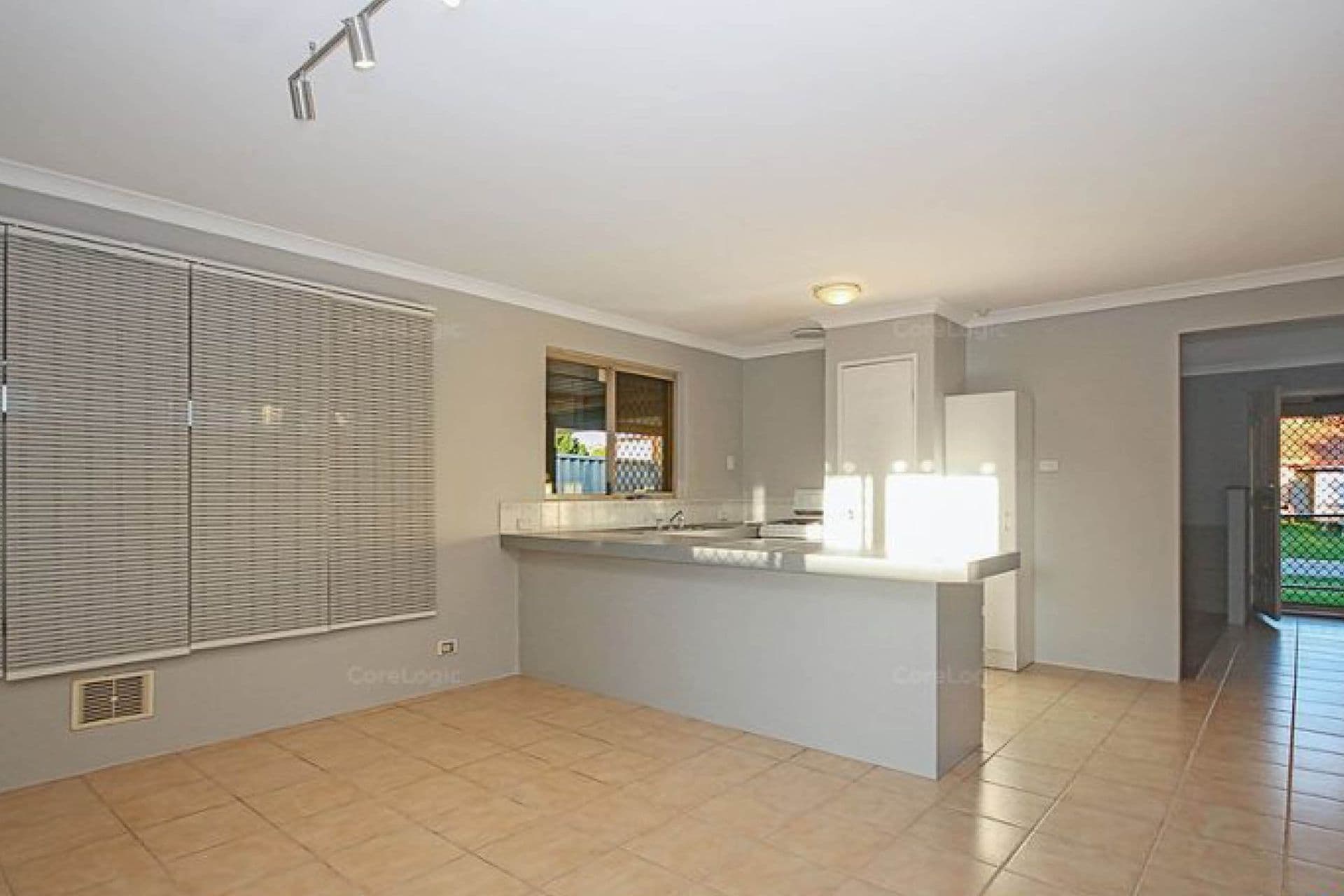 7/10 Warton Rd, Huntingdale, WA, 6110, Maddington - Thumbnail 2