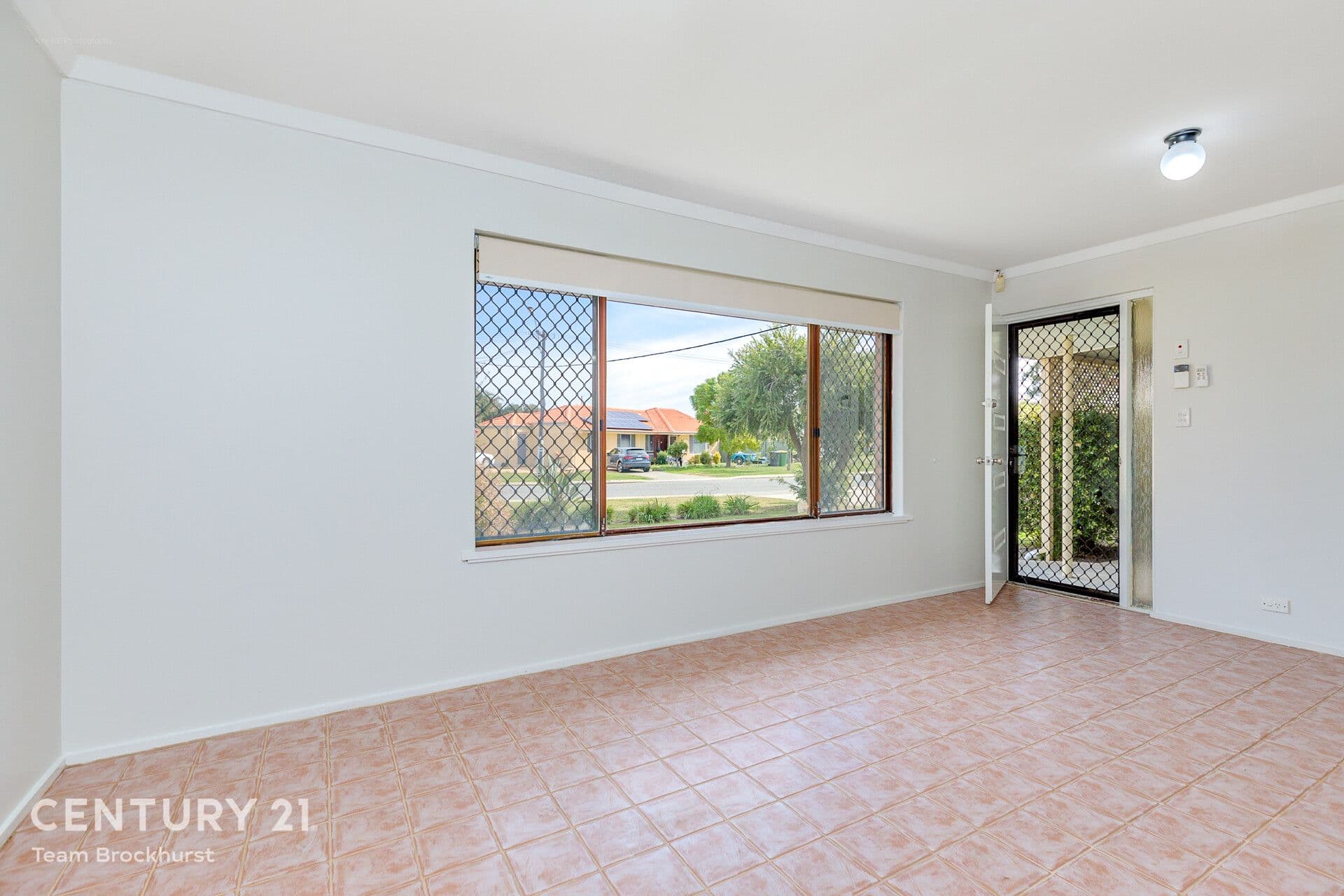76 Hilton Crescent, Maddington, WA, 6109, Maddington - Thumbnail 7