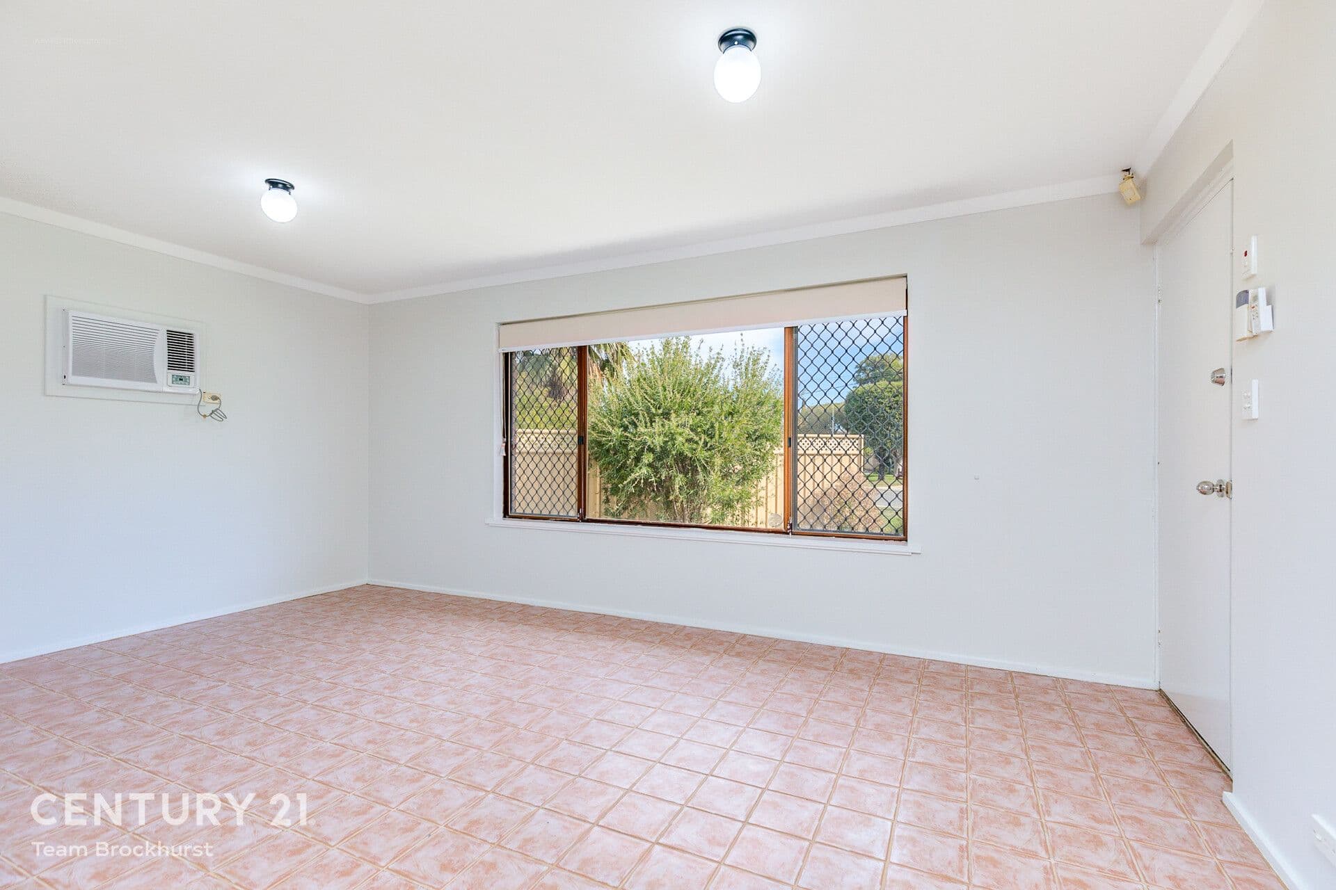 76 Hilton Crescent, Maddington, WA, 6109, Maddington - Thumbnail 8
