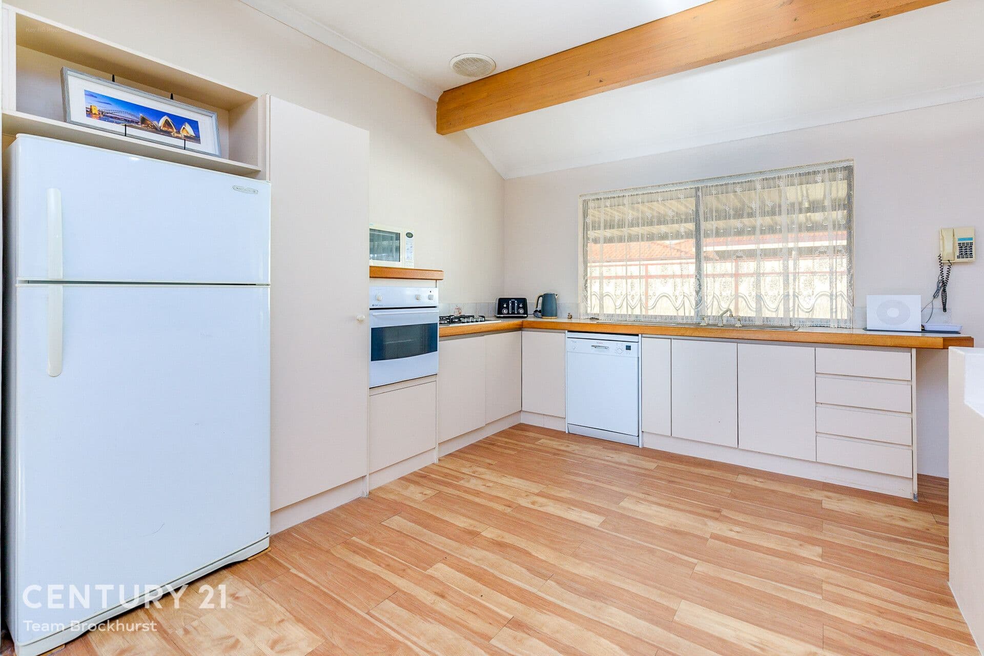 91 Bindoon Loop, Huntingdale, WA, 6110, Huntingdale - Thumbnail 2