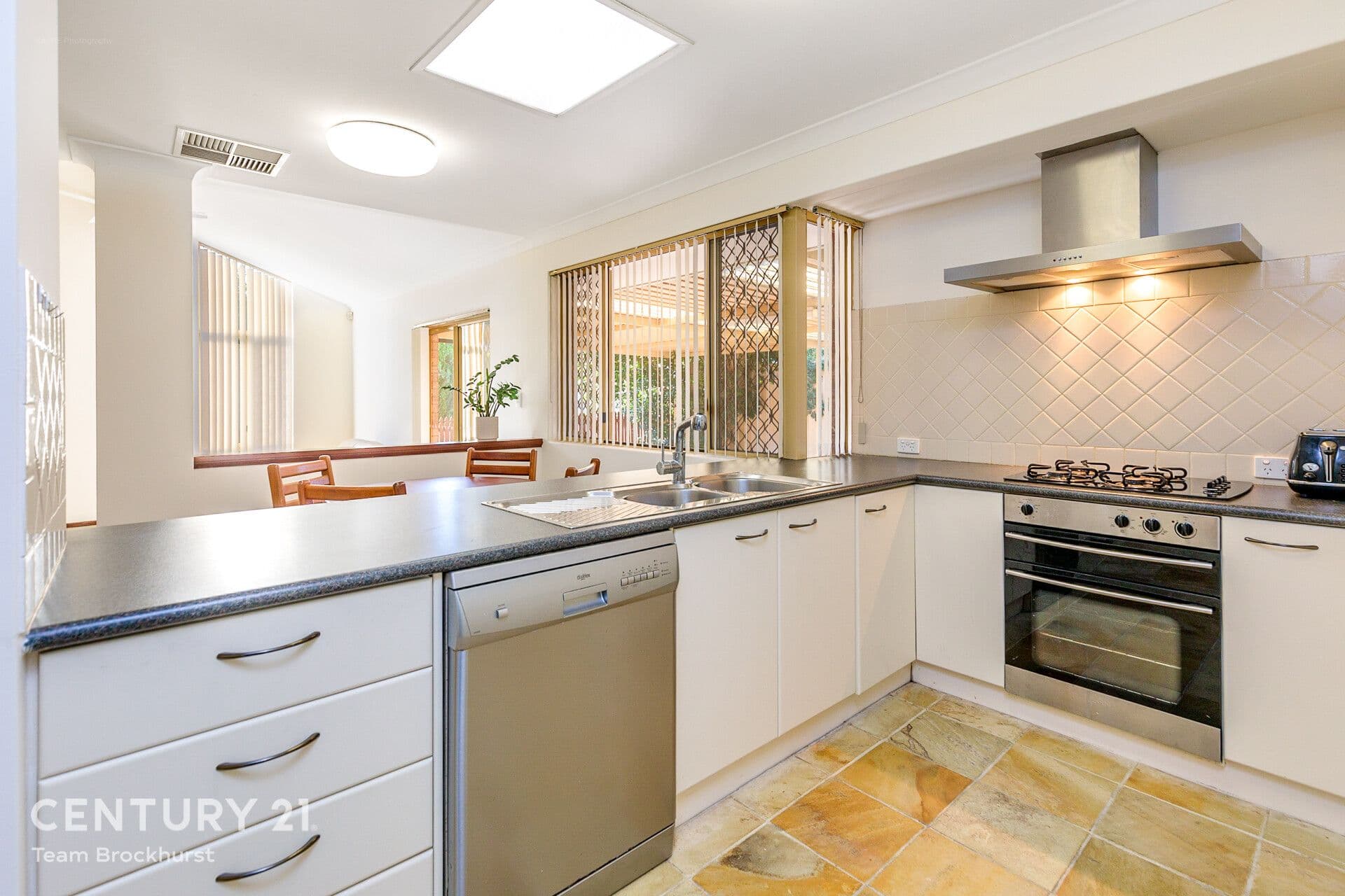 18 Malone Court, Thornlie, WA, 6108, Thornlie - Thumbnail 8
