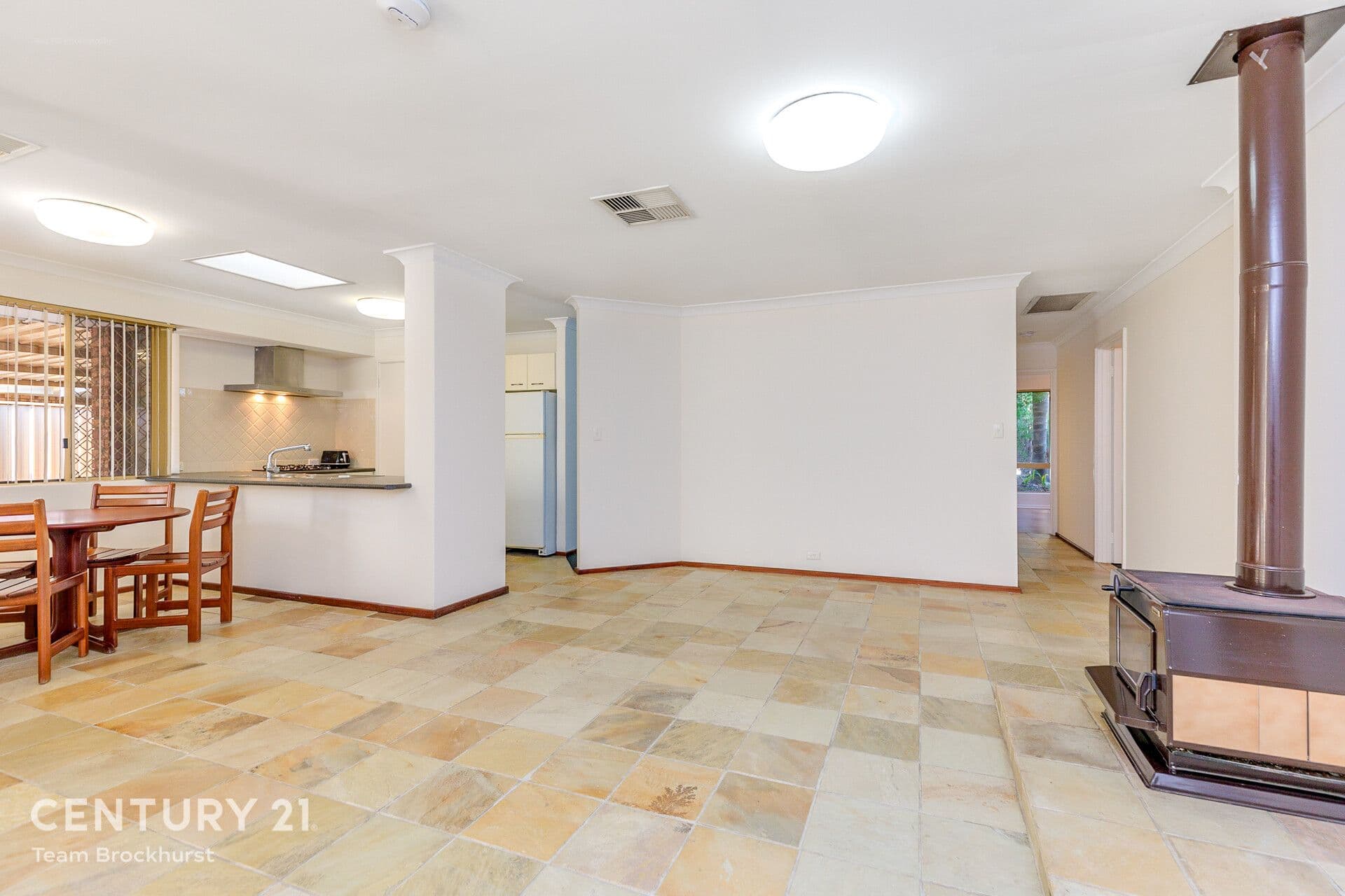 18 Malone Court, Thornlie, WA, 6108, Thornlie - Thumbnail 3