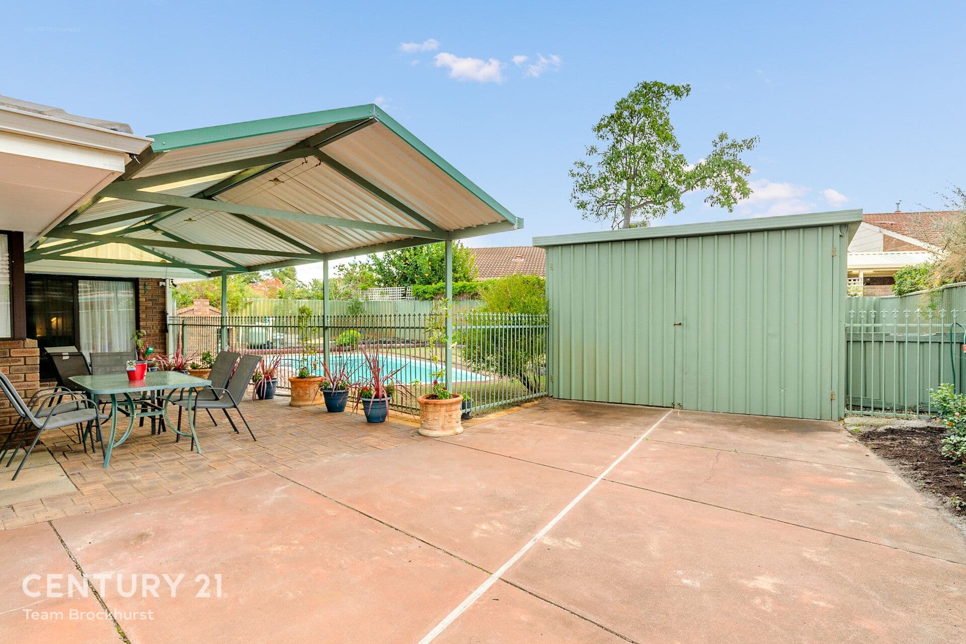 21 Regal Drive, Thornlie, WA, 6108, Thornlie - Thumbnail 2
