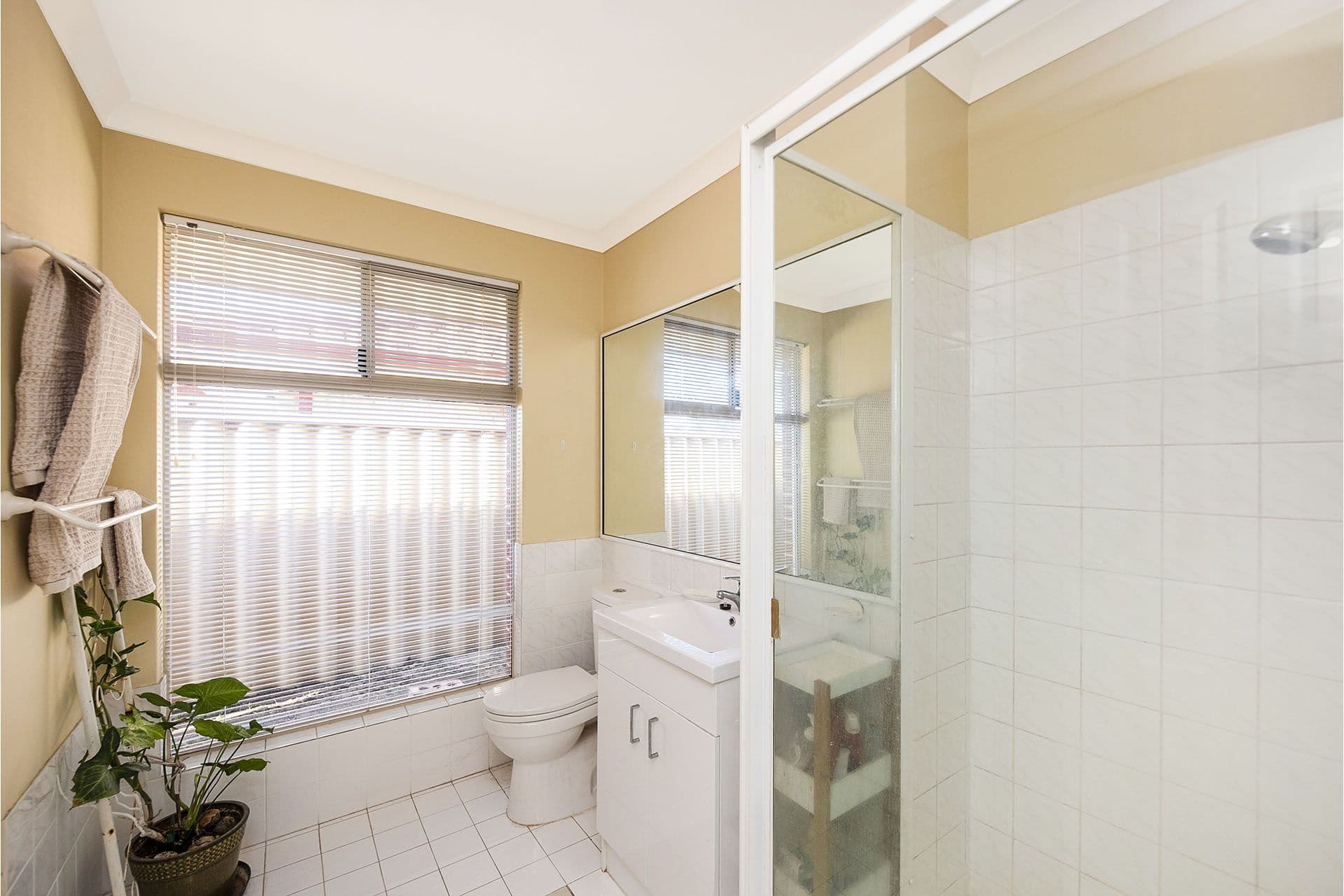 16 Pumice Court, Forrestfield, WA, 6058, Forrestfield - Thumbnail 7