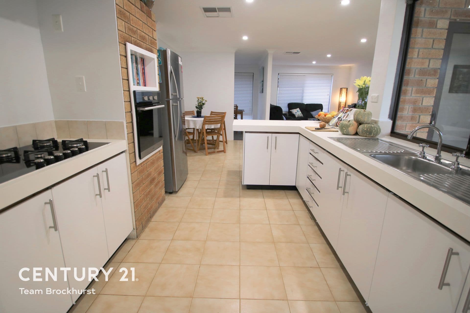 7/10 Warton Rd, Huntingdale, WA, 6110, Thornlie - Thumbnail 2