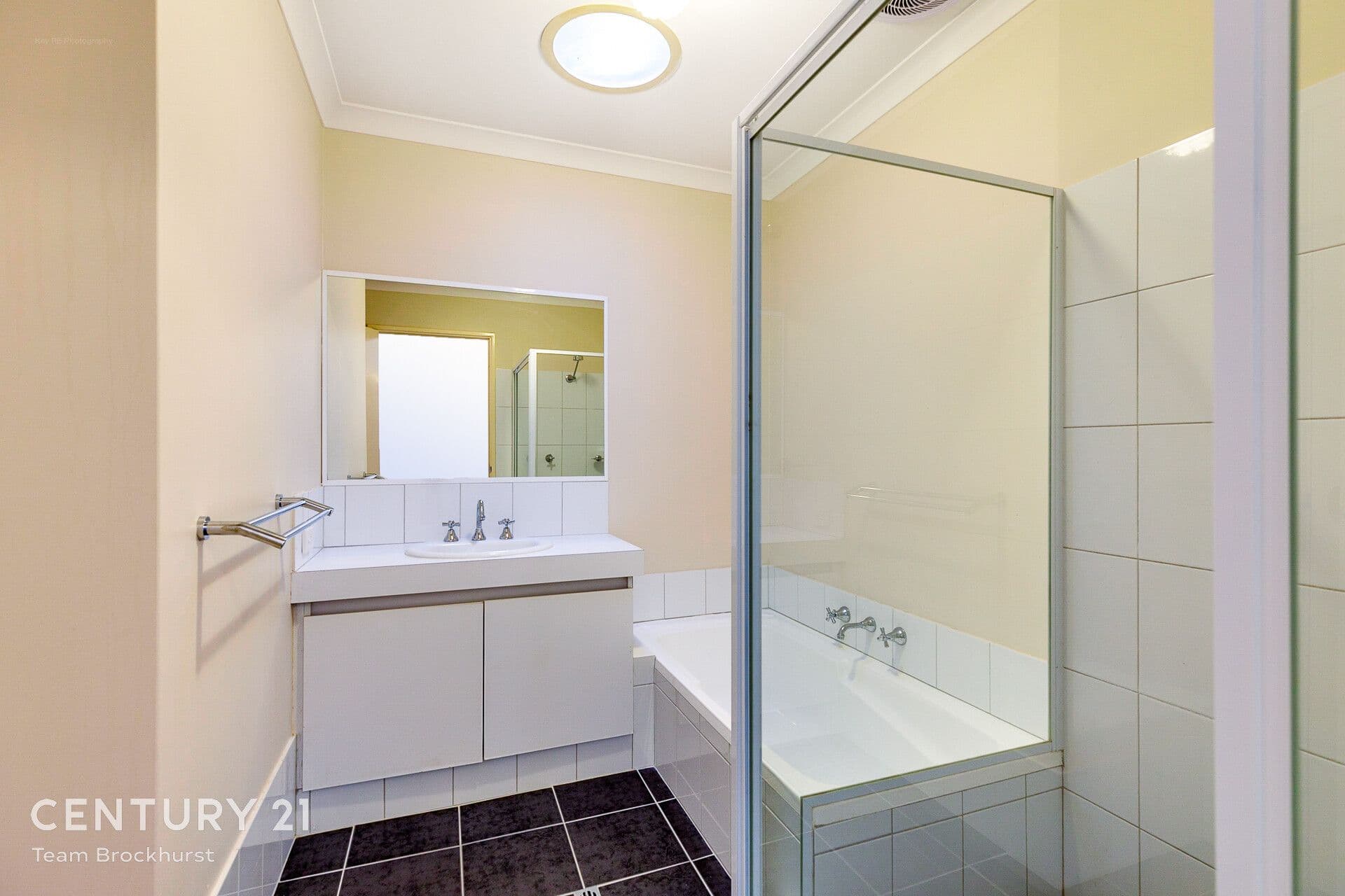 9/2 Hartley Street, Gosnells, WA, 6110, Gosnells - Thumbnail 3