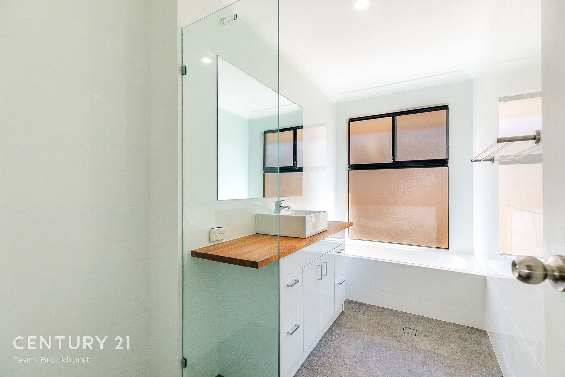 7/10 Warton Rd, Huntingdale, WA, 6110, Queens Park - Thumbnail 2