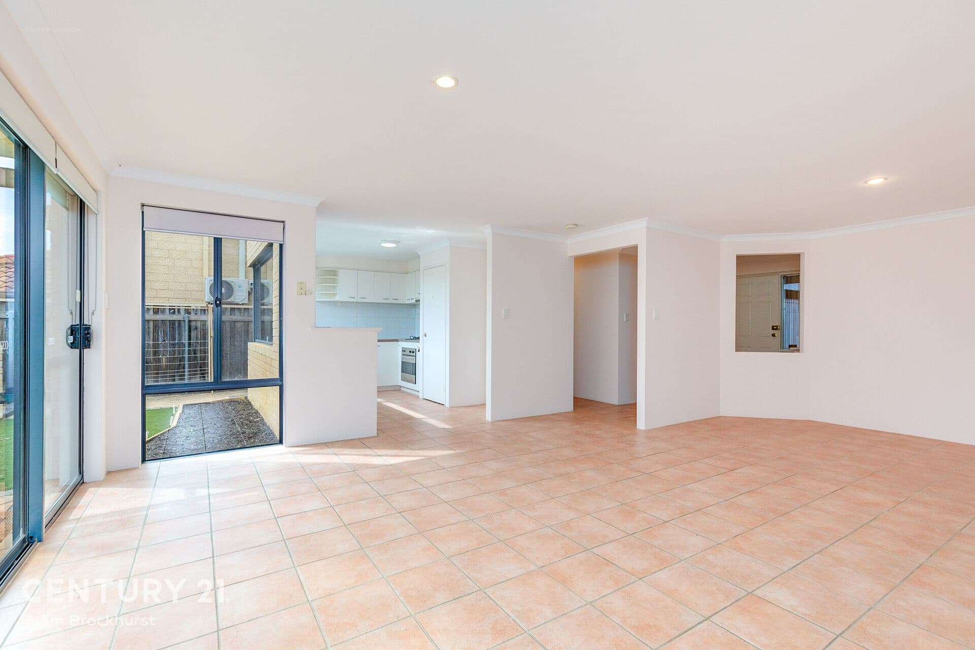 7/10 Warton Rd, Huntingdale, WA, 6110, Kardinya - Thumbnail 3
