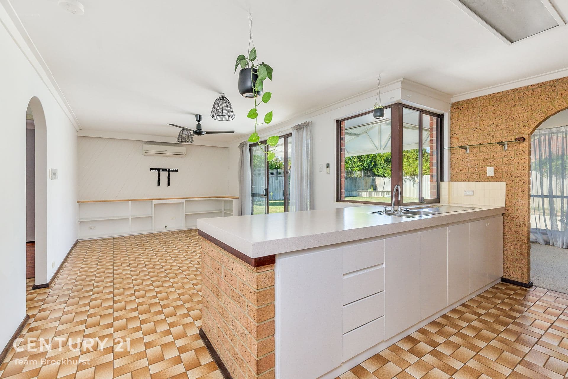 7/10 Warton Rd, Huntingdale, WA, 6110, Huntingdale - Thumbnail 2