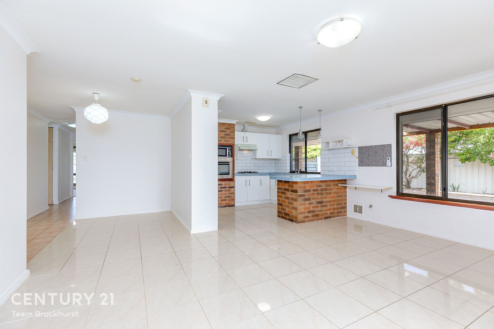 7/10 Warton Rd, Huntingdale, WA, 6110, Thornlie - Thumbnail 2