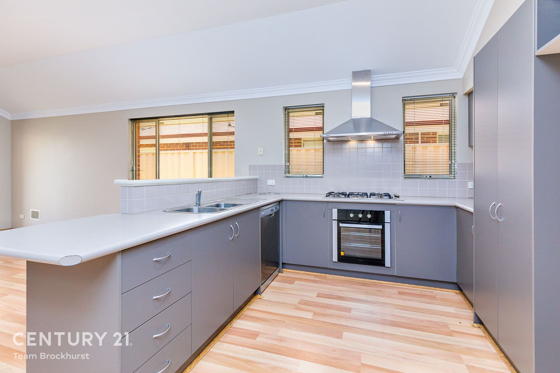 1/11 Judges Court, Huntingdale, WA, 6110, Huntingdale - Thumbnail 2