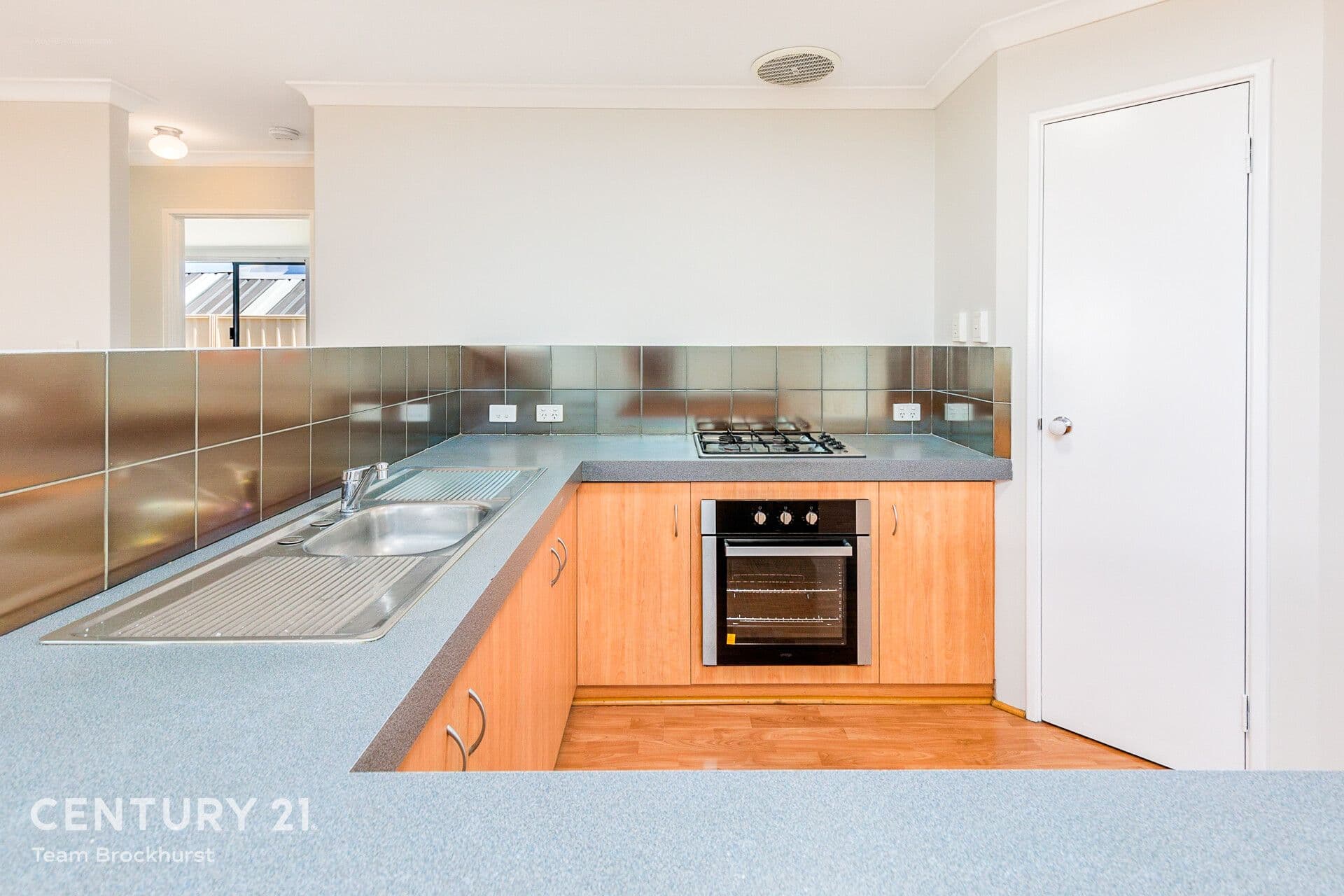 7/10 Warton Rd, Huntingdale, WA, 6110, Huntingdale - Thumbnail 2