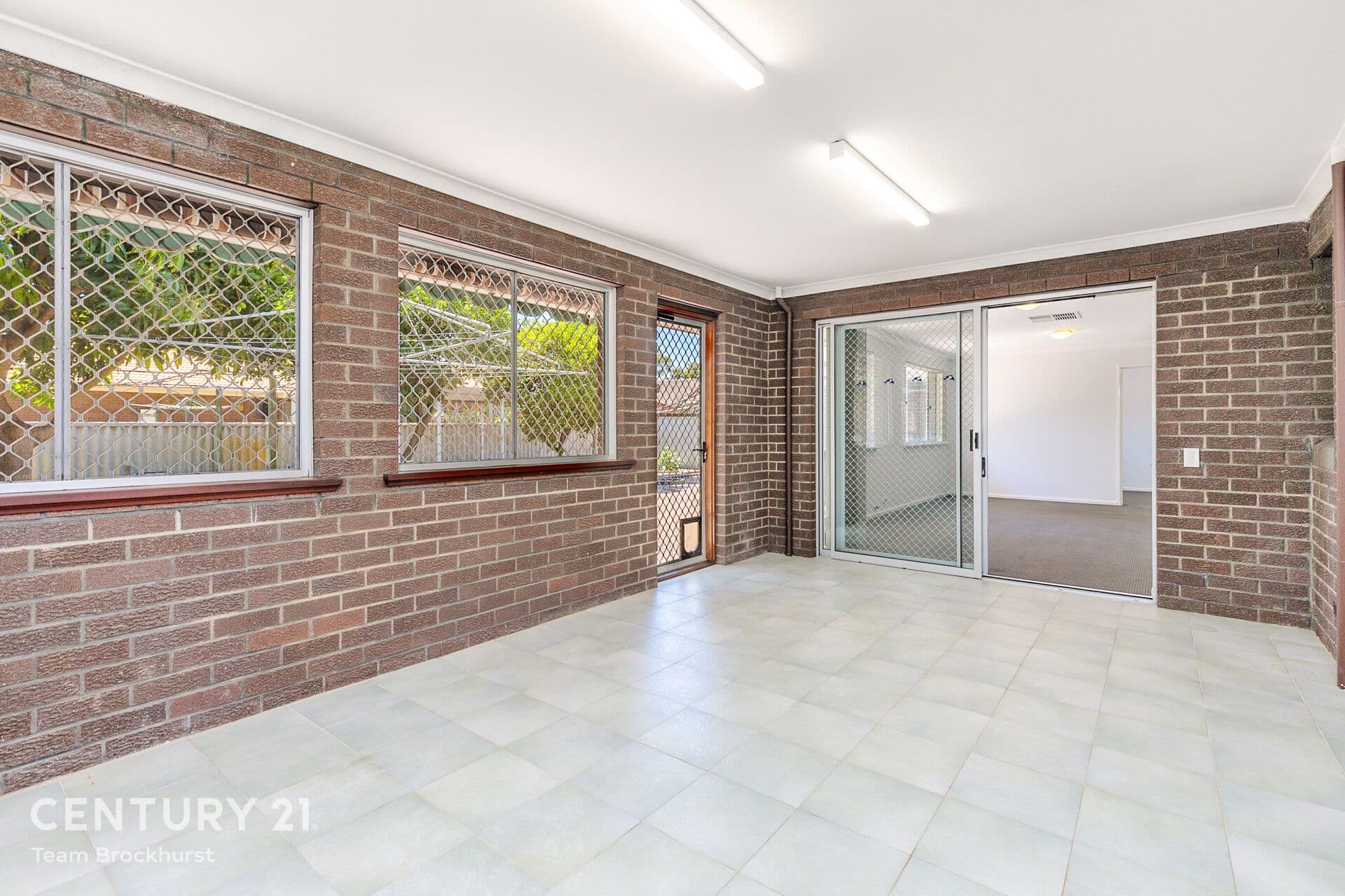 7/10 Warton Rd, Huntingdale, WA, 6110, Thornlie - Thumbnail 2