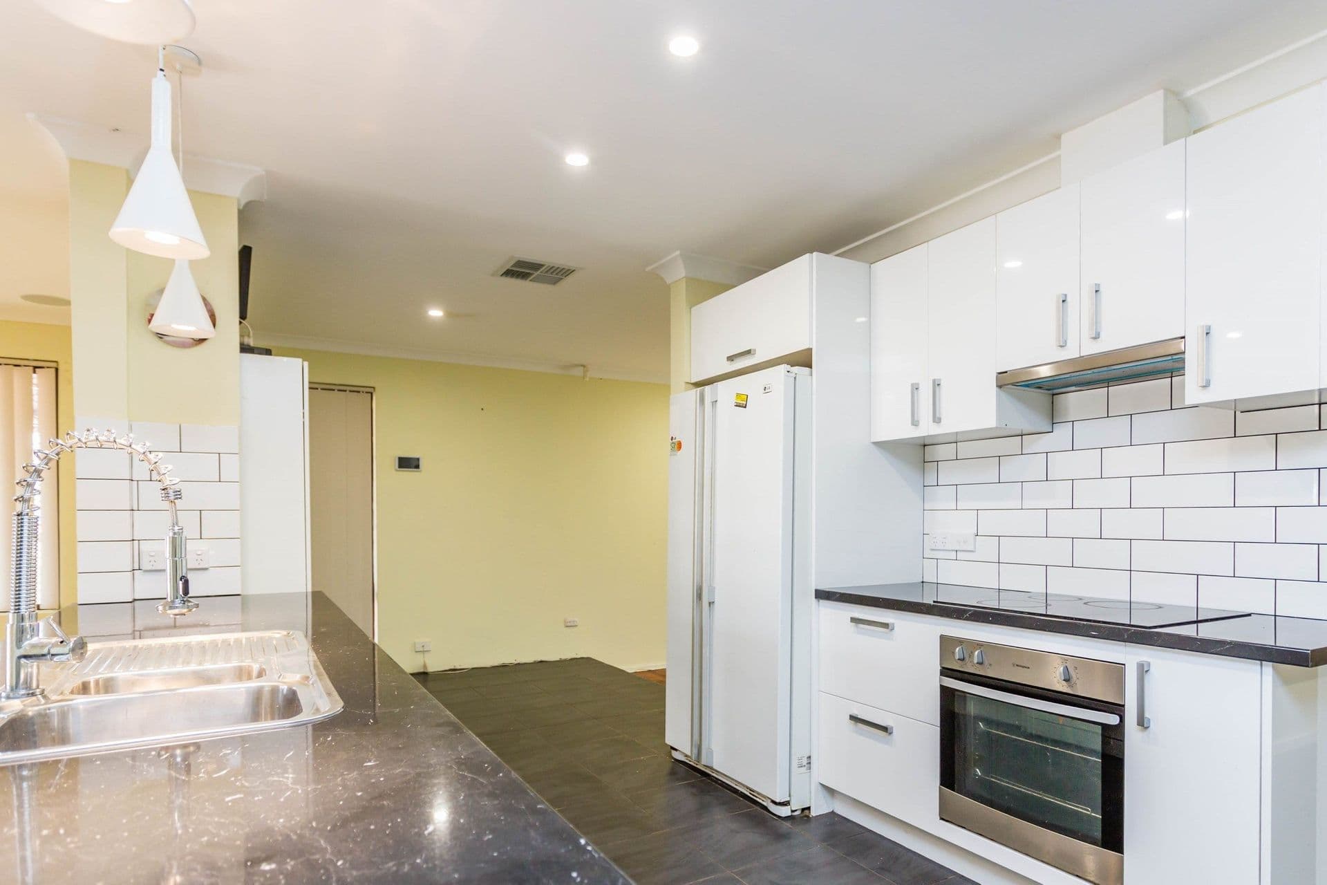 7/10 Warton Rd, Huntingdale, WA, 6110, Swan View - Thumbnail 3