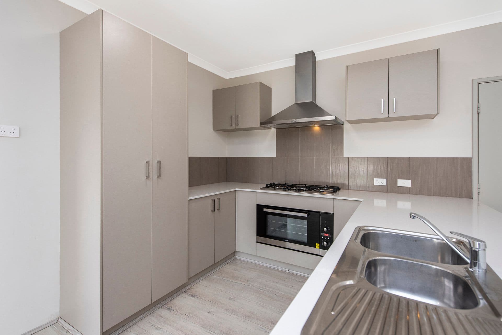 7/10 Warton Rd, Huntingdale, WA, 6110, South Yunderup - Thumbnail 2