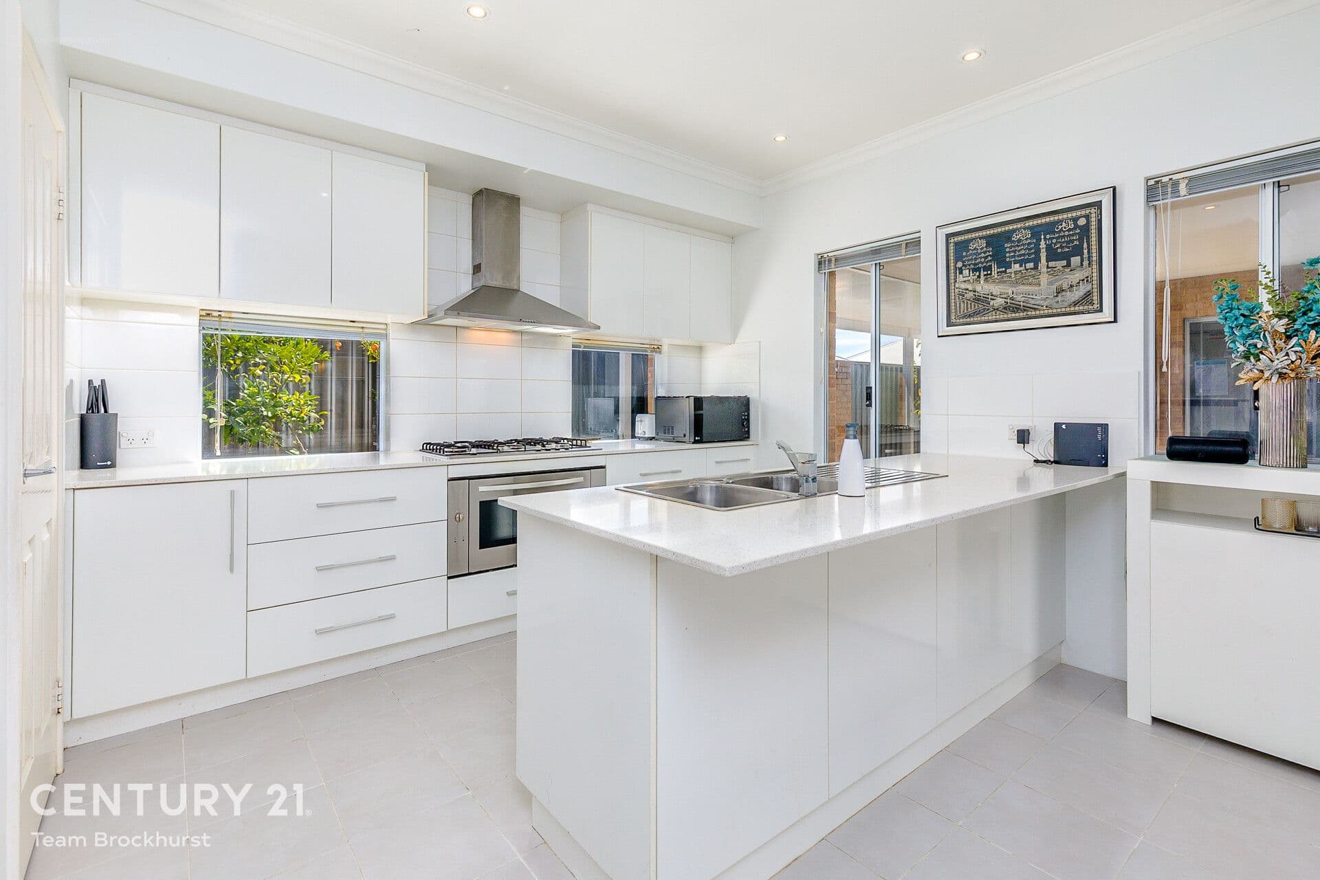 7/10 Warton Rd, Huntingdale, WA, 6110, Champion Lakes - Image 1