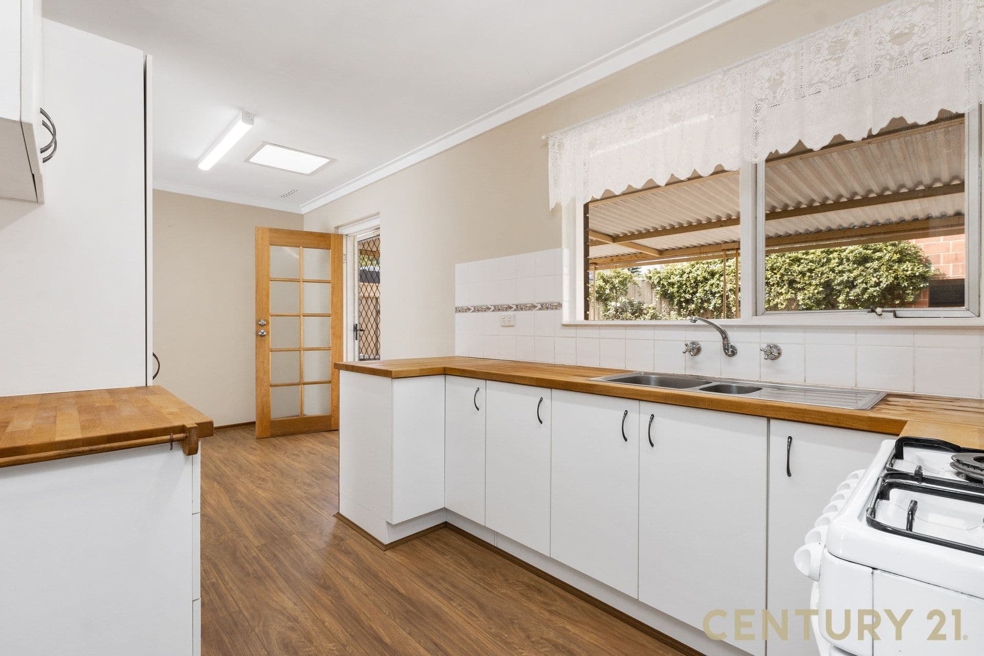 7/10 Warton Rd, Huntingdale, WA, 6110, High Wycombe - Thumbnail 2