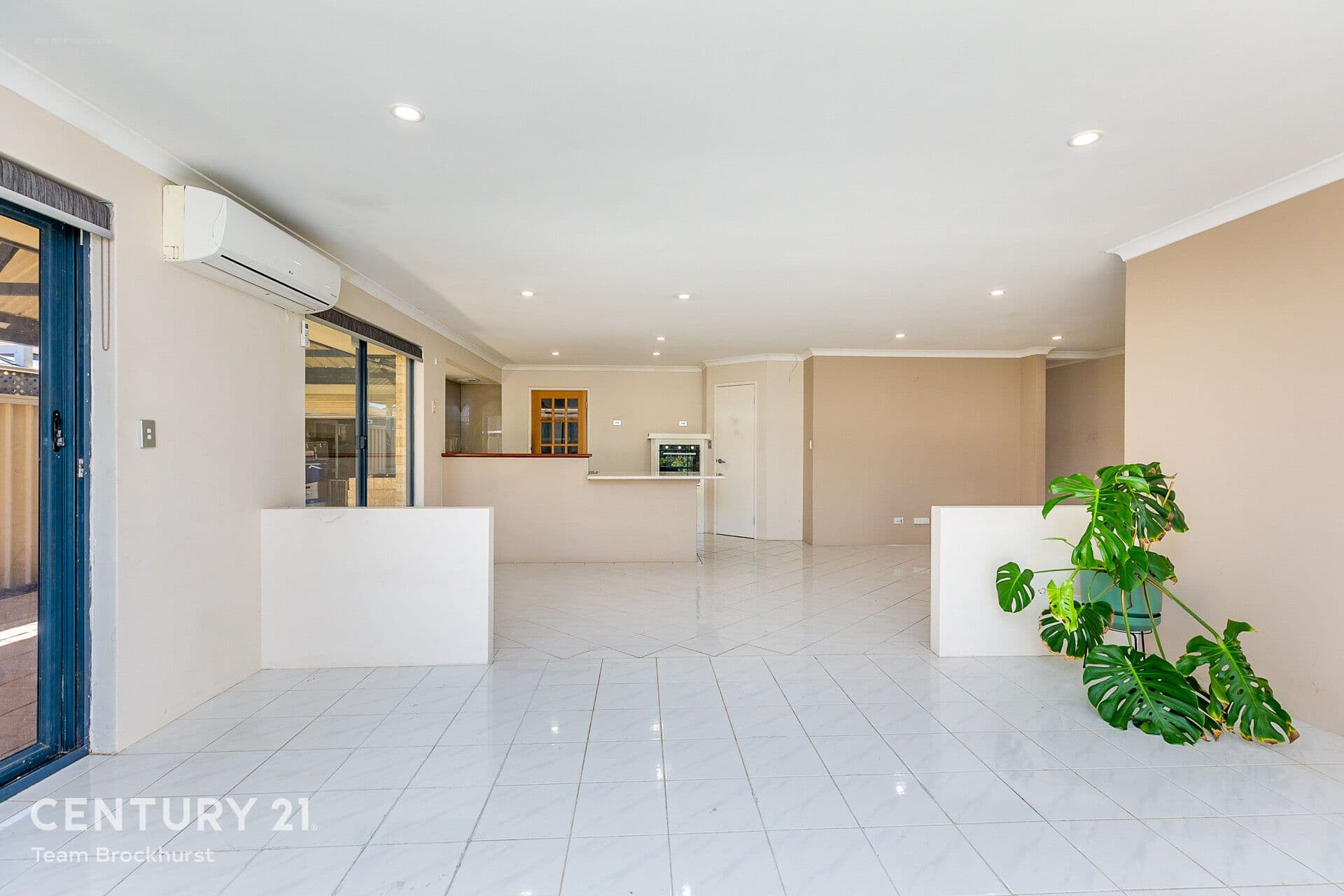 7/10 Warton Rd, Huntingdale, WA, 6110, Huntingdale - Thumbnail 2