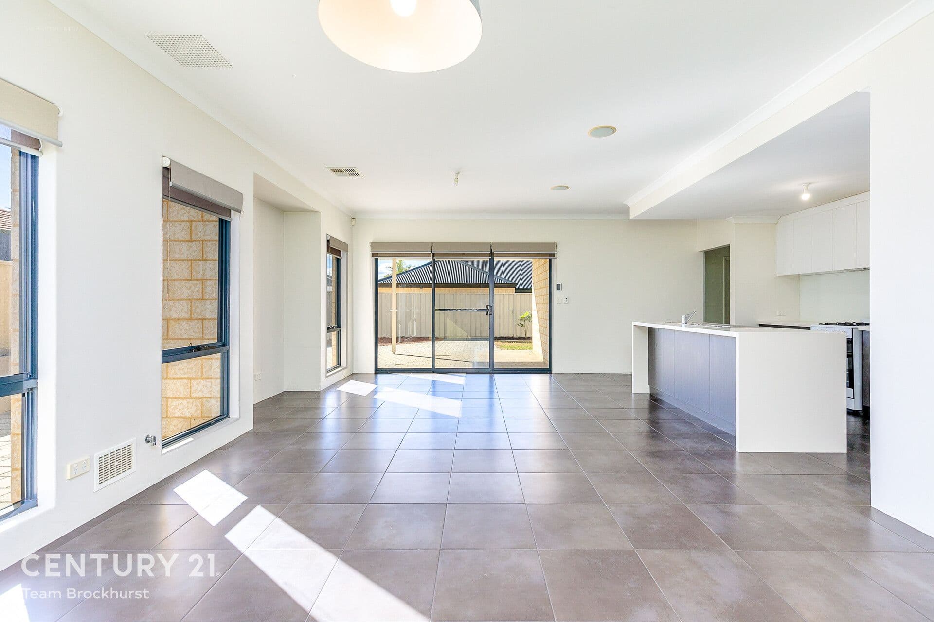7/10 Warton Rd, Huntingdale, WA, 6110, Huntingdale - Thumbnail 3