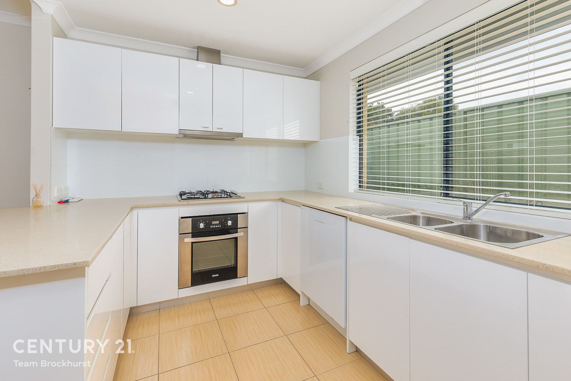 3/4 Fernan Road, High Wycombe, WA, 6057, High Wycombe - Thumbnail 2