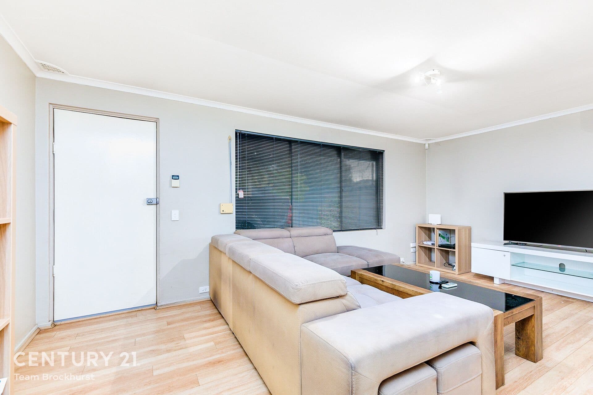 2 Westerham Way, Huntingdale, WA, 6110, Huntingdale - Thumbnail 5