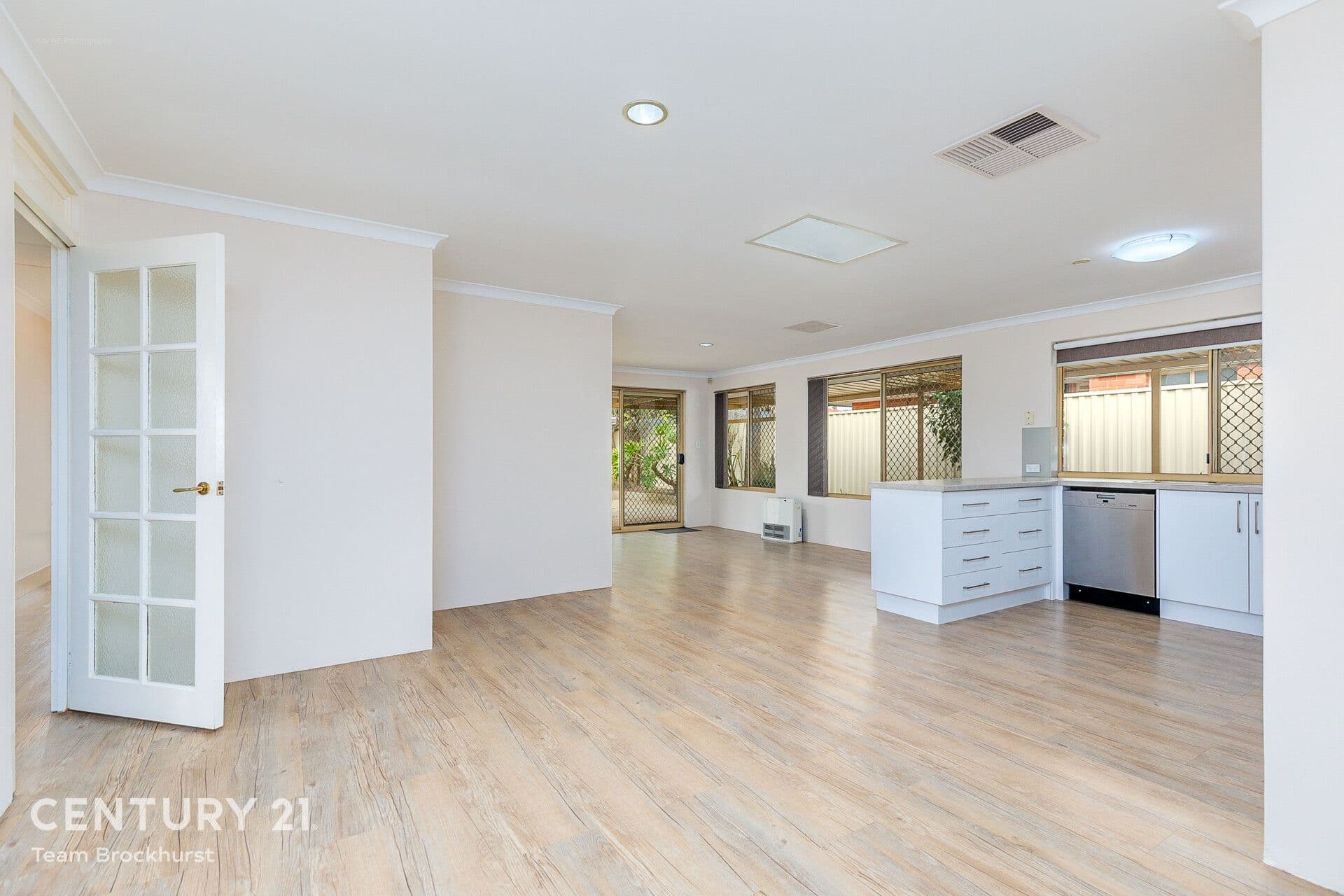 4 Hillview Court, Gosnells, WA, 6110, Gosnells - Thumbnail 3