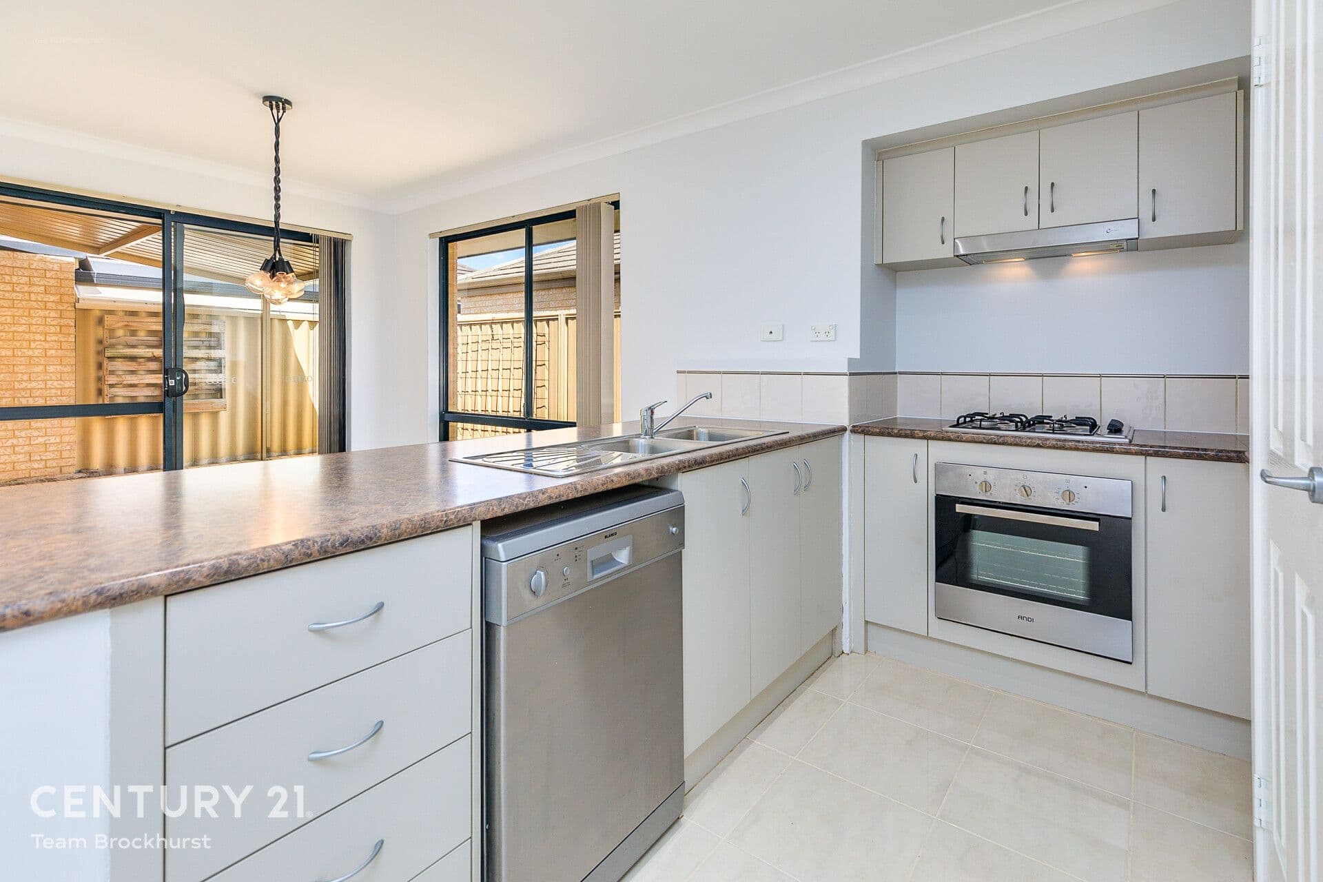 7/10 Warton Rd, Huntingdale, WA, 6110, Southern River - Thumbnail 3