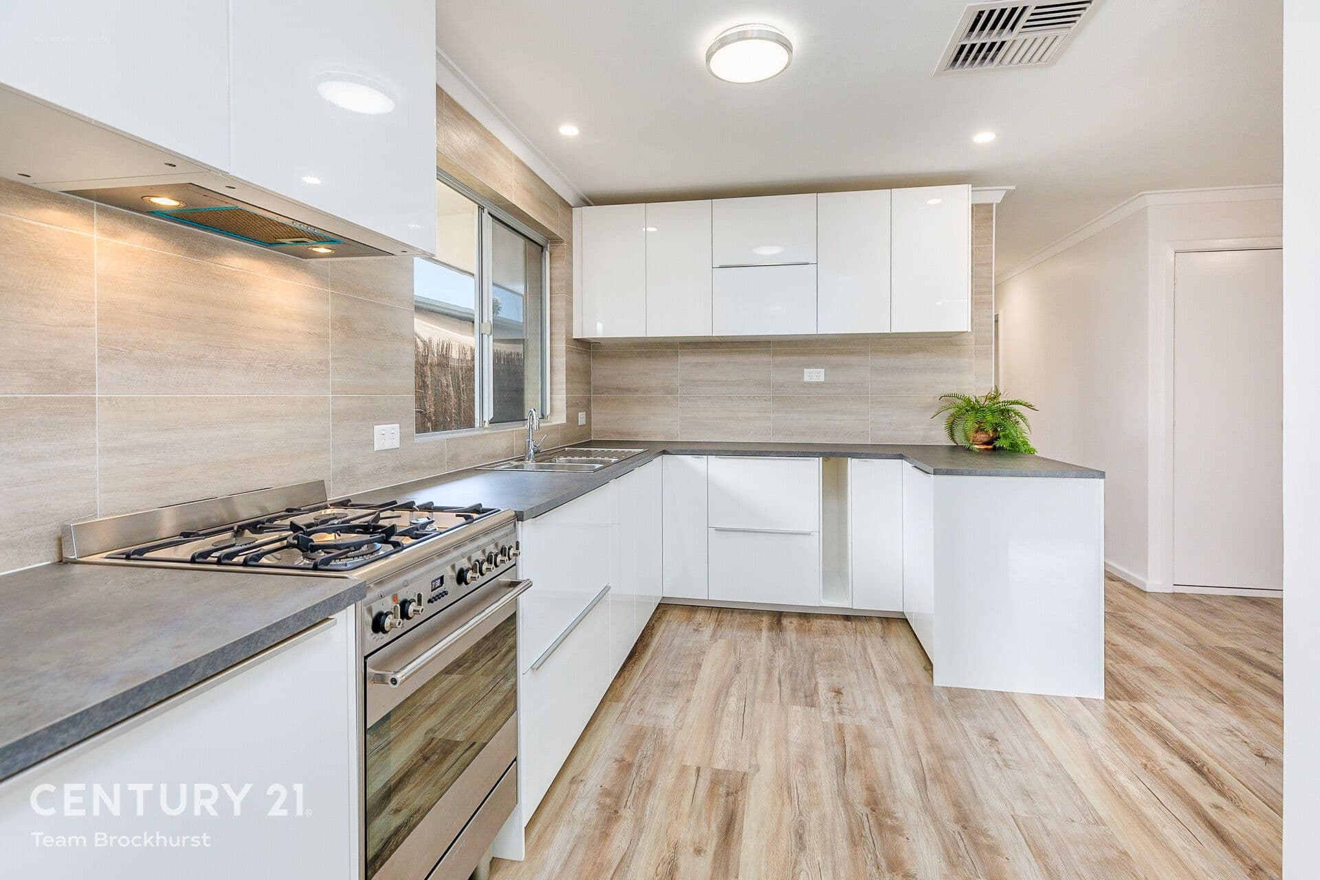 7/10 Warton Rd, Huntingdale, WA, 6110, Thornlie - Thumbnail 2