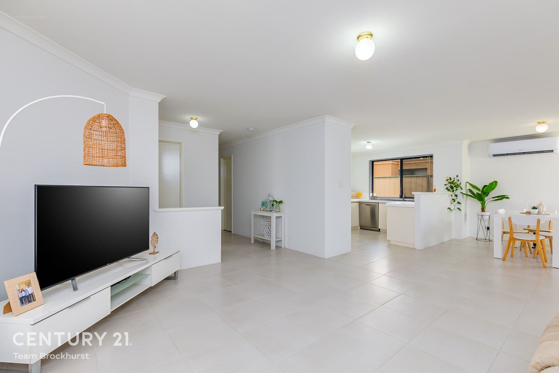 7/3 Garden Street, Cannington, WA, 6107, Cannington - Thumbnail 2