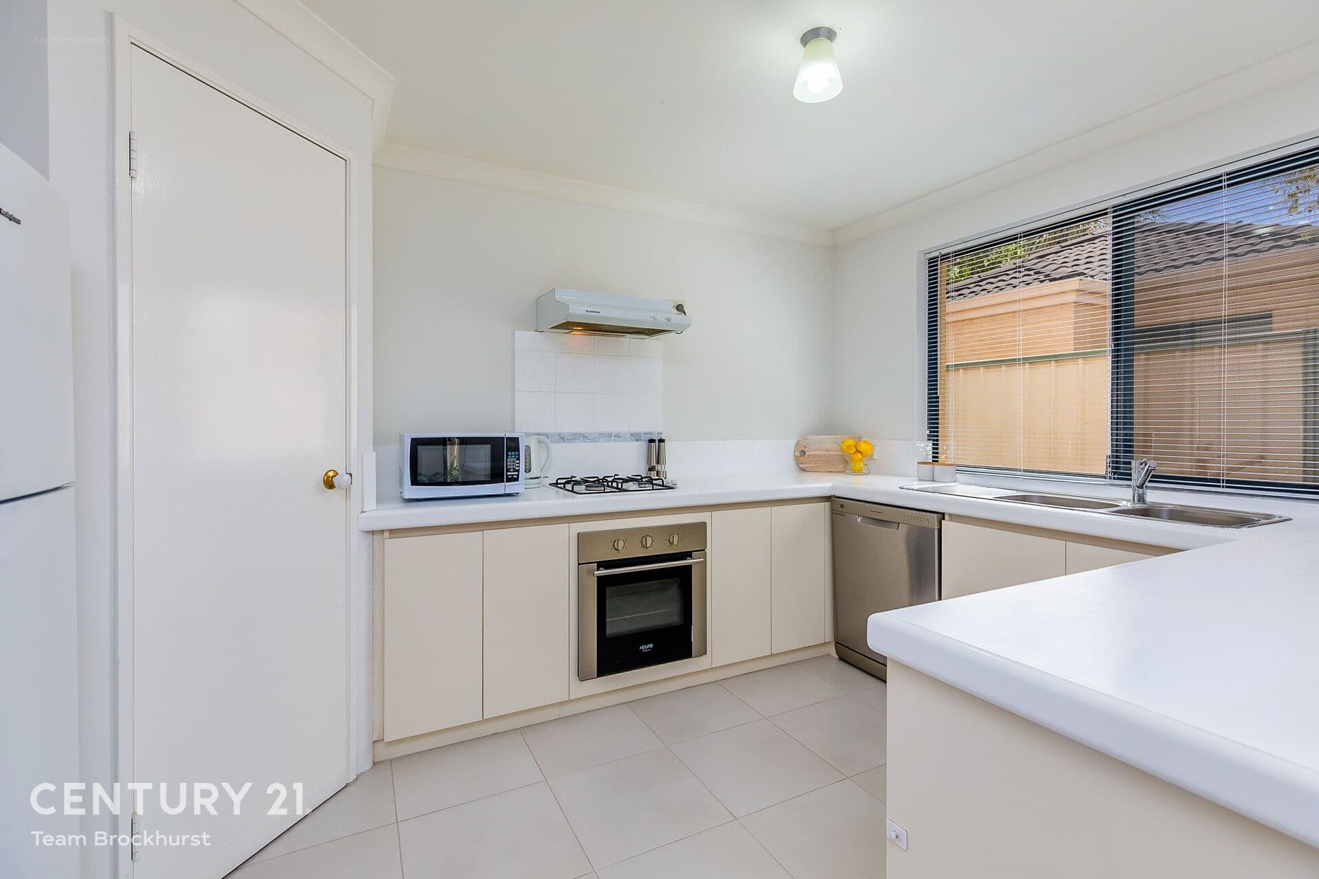 7/3 Garden Street, Cannington, WA, 6107, Cannington - Thumbnail 3