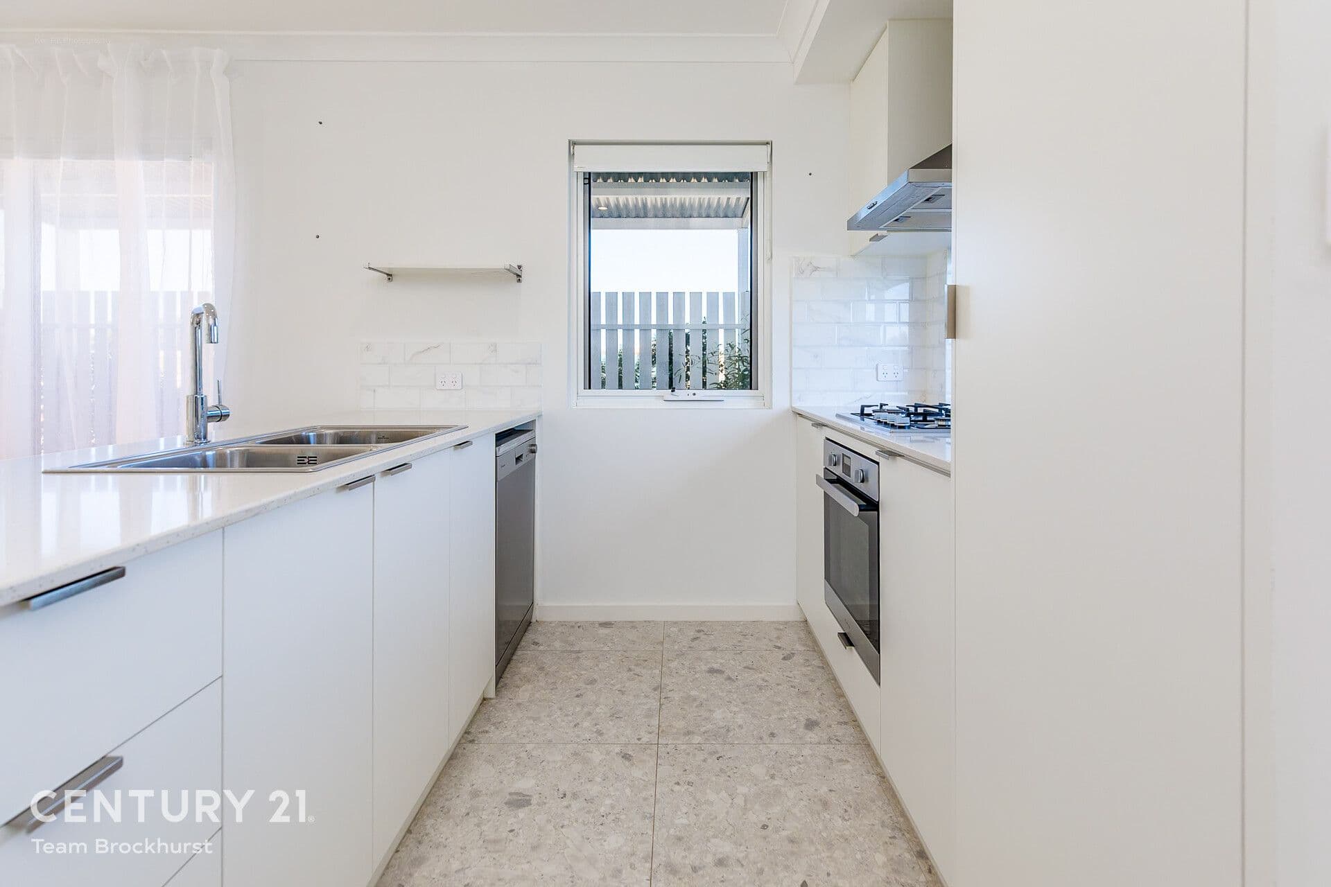 7/10 Warton Rd, Huntingdale, WA, 6110, Hilbert - Thumbnail 2