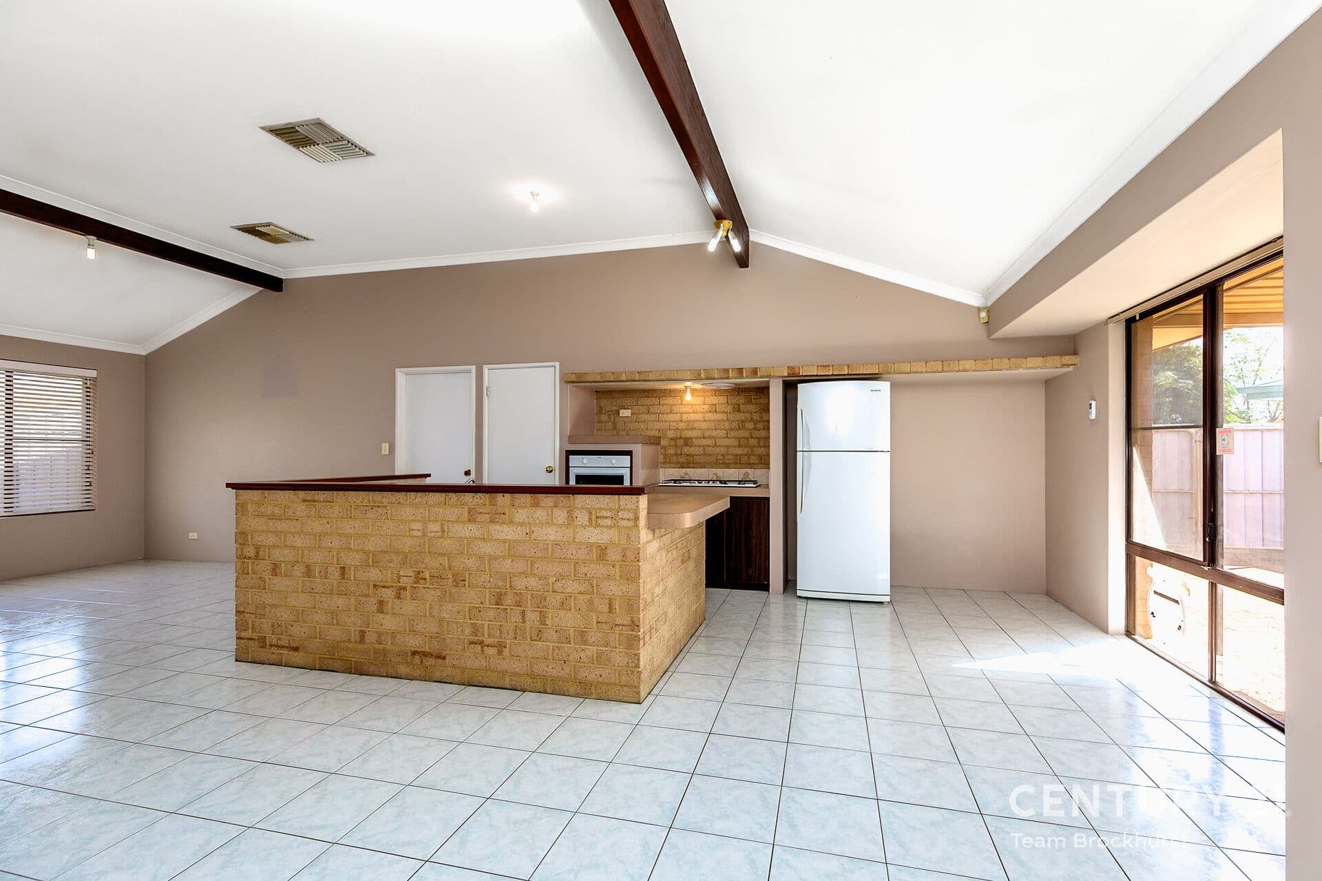 7 Tindarra Close, Kenwick, WA, 6107, Kenwick - Thumbnail 2