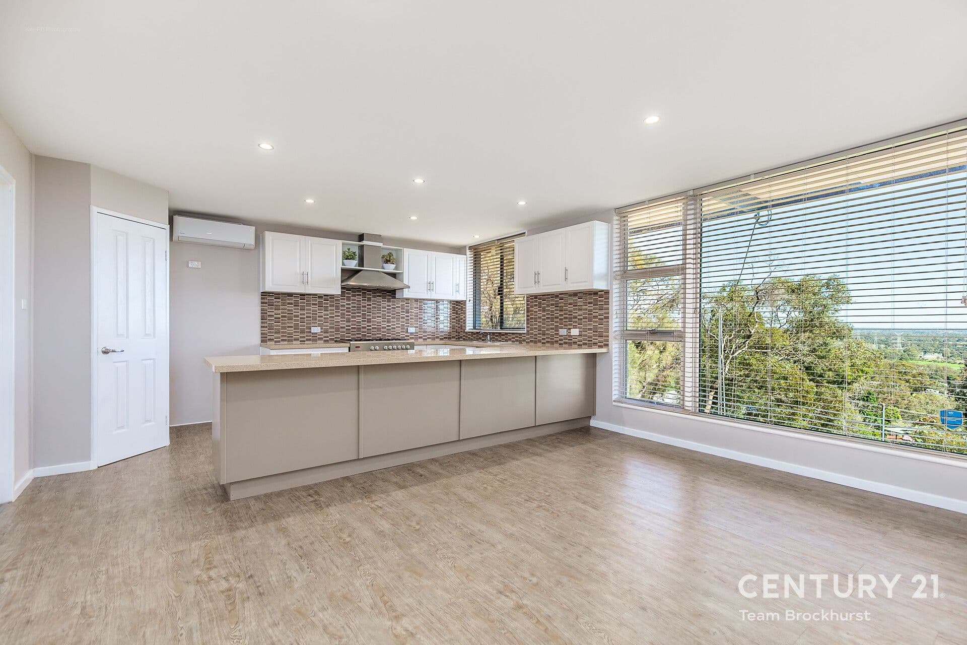 7/10 Warton Rd, Huntingdale, WA, 6110, Martin - Image 1